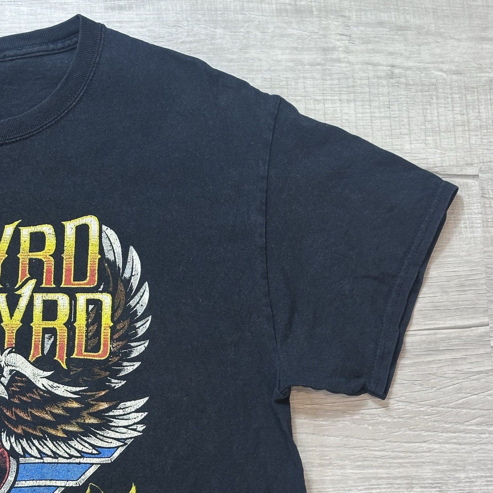 Band Tees Lynyrd Skynyrd Last of the Street Survivors Farewell Tour Size US L / EU 52-54 / 3 - 4 Thumbnail