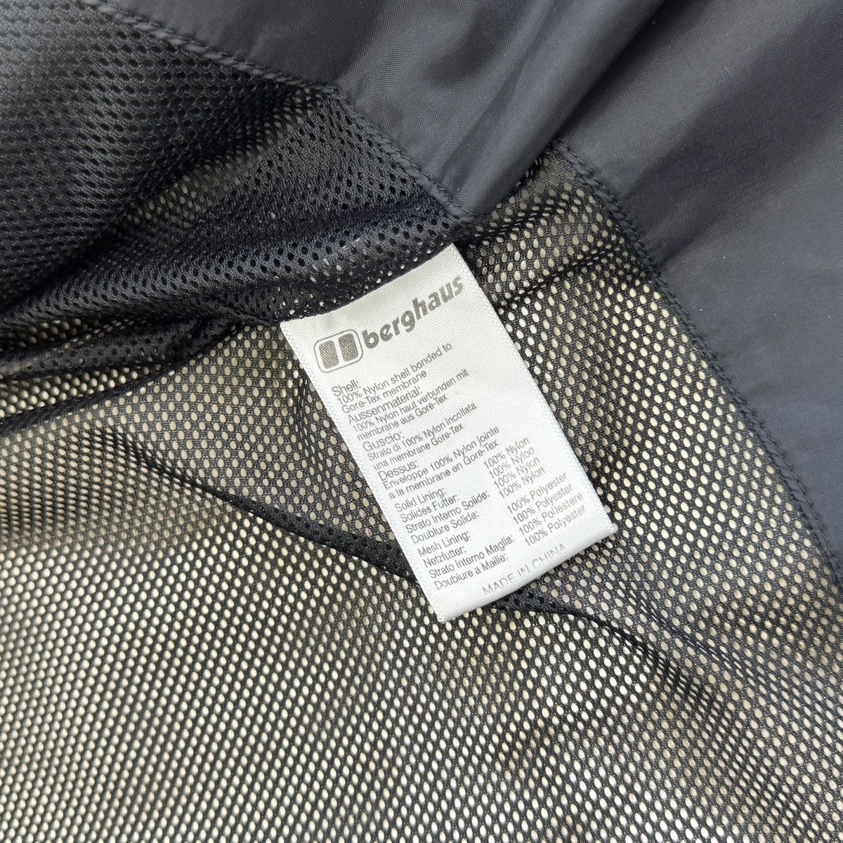 Berghaus Vintage Berghaus Mera Peak Gore-Tex Men Rain Coat Jacket Size US L / EU 52-54 / 3 - 17 Thumbnail
