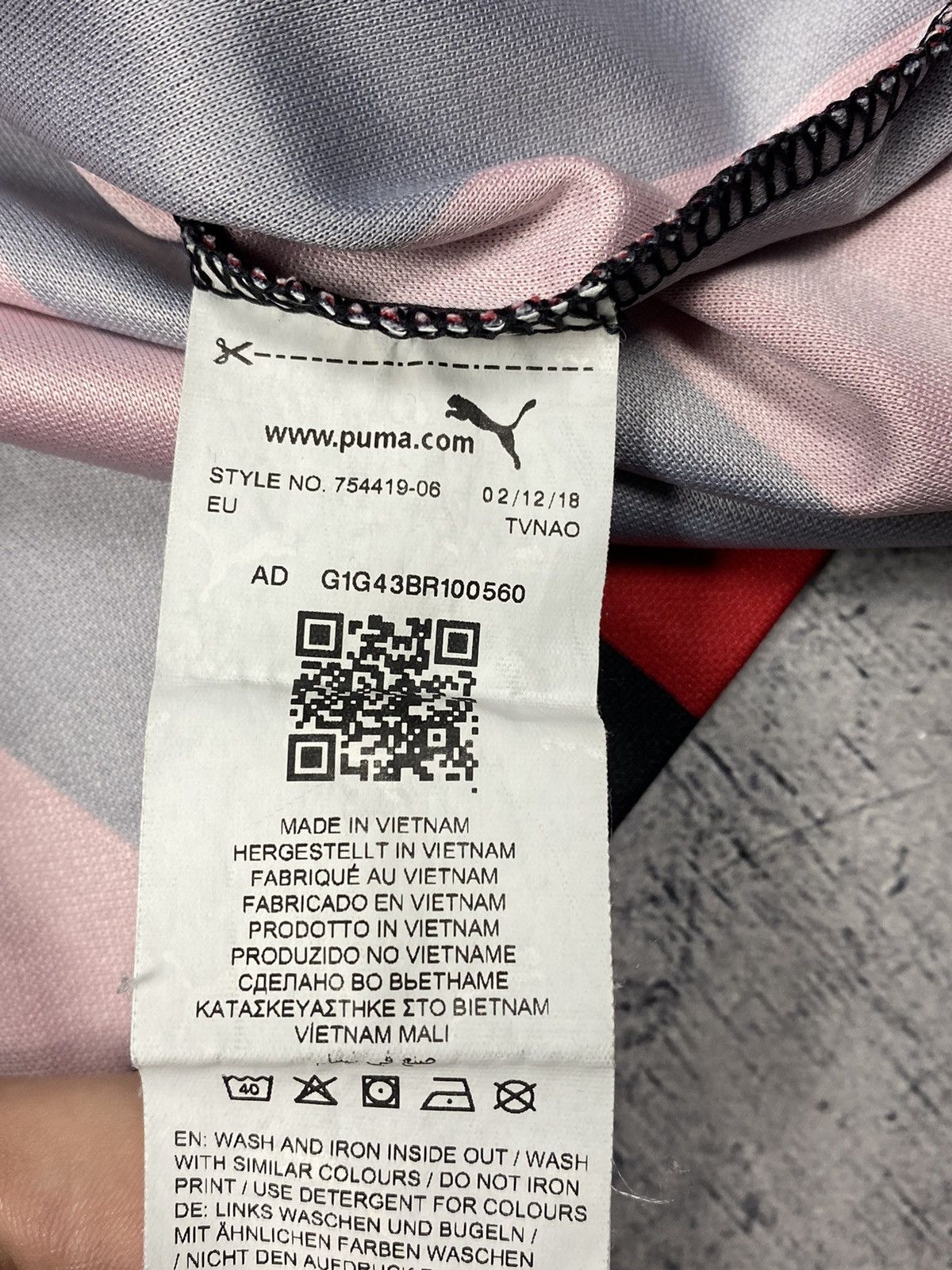 Puma × Vintage Puma AC Milan 2018 2019 Home Soccer Jersey Tee Size US M / EU 48-50 / 2 - 14 Thumbnail