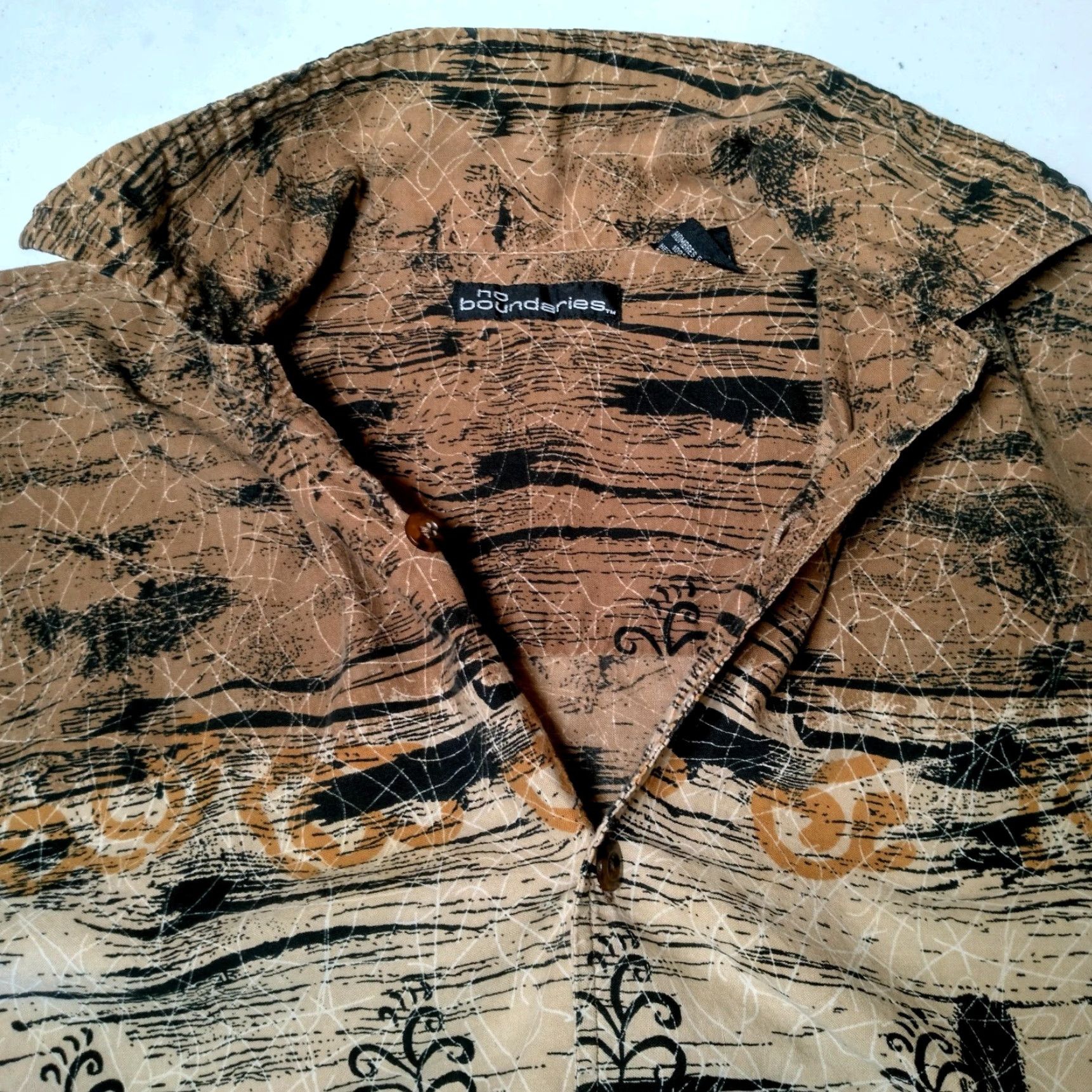 Vintage VINTAGE No Boundaries Men Large Casual Short Sleeve Shirt Cotton Brown Graphic Print Surf Grunge Y2K Size US L / EU 52-54 / 3 - 7 Thumbnail