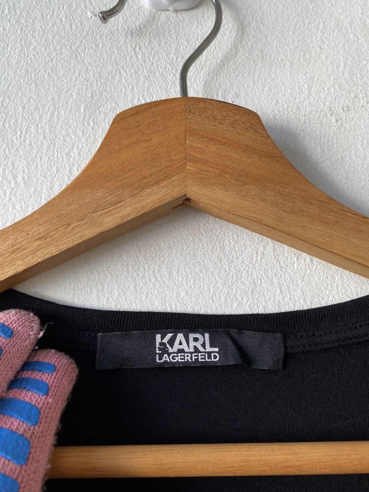 Karl Lagerfeld 2000s - Karl Lagerfeld Logo Black T Shirt Size S / US 4 / IT 40 - 7 Thumbnail