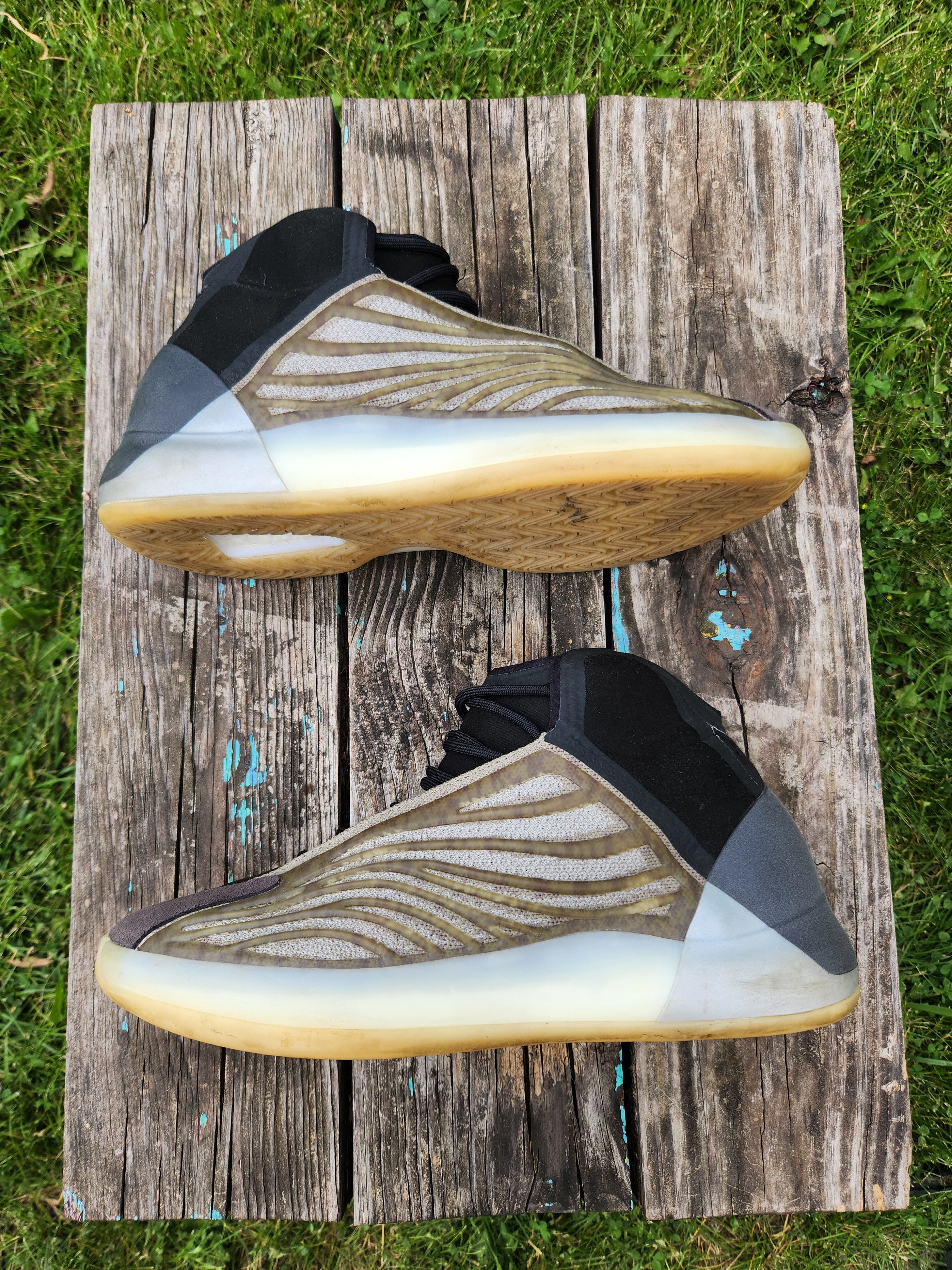 Adidas × Yeezy Adidas Yeezy Quantum Barium Size US 11.5 / EU 44-45 - 3 Thumbnail
