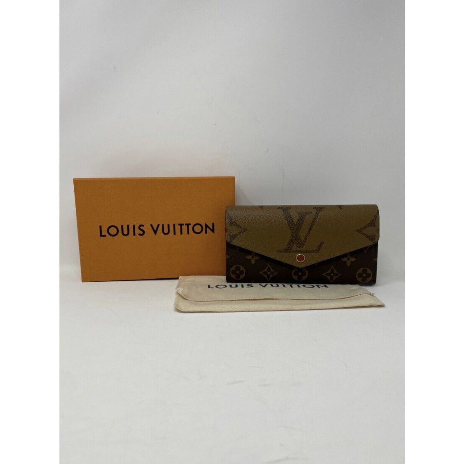 Louis Vuitton Louis Vuitton Giant Flower Monogram Reverse Sarah Wallet Size ONE SIZE - 3 Thumbnail