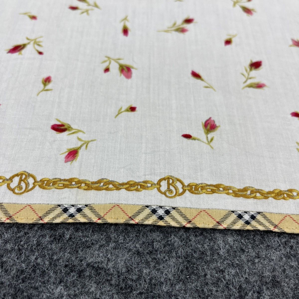 Burberry Burberry Handkerchief / Bandana / Neckerchief B1756 Size ONE SIZE - 6 Thumbnail