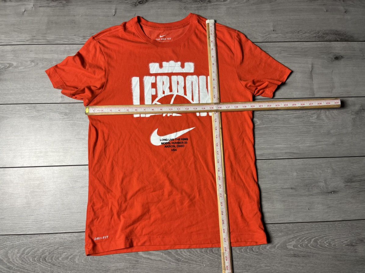 Nike LeBron James LA Lakers nike Dri-Fit Shirt size Medium Size US M / EU 48-50 / 2 - 5 Thumbnail