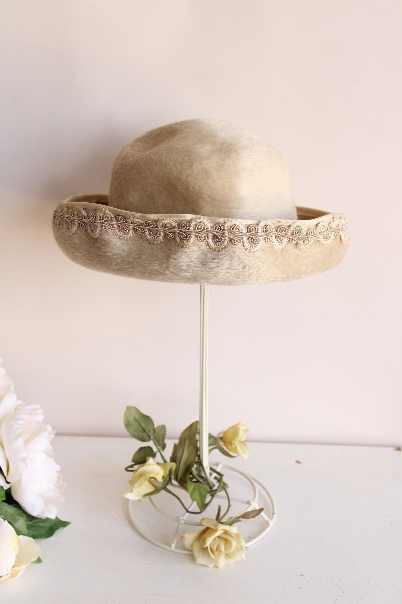 Vintage Vintage 1960s womens Hat, Lilli of California Faux Fur Wool Size ONE SIZE - 8 Thumbnail