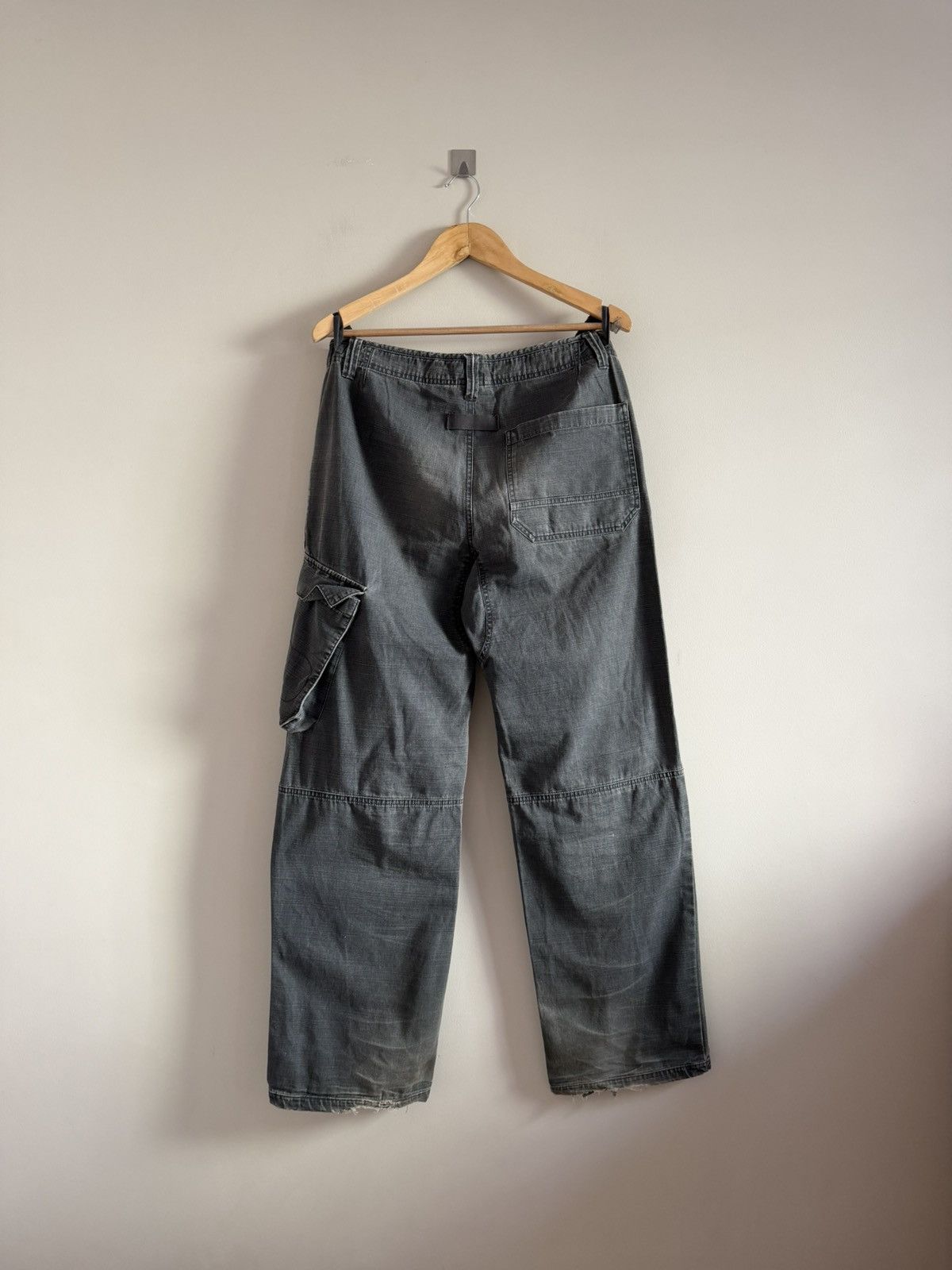 Vintage Nike Vintage Cargo Pants Faded Distressed Grey Size US 30 / EU 46 - 7 Thumbnail
