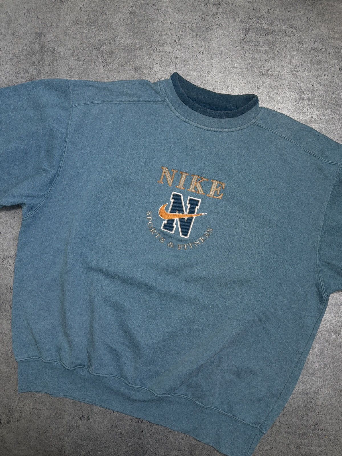 Nike Nike 90s retro sweatshirt crewneck rare Size US L / EU 52-54 / 3 - 3 Thumbnail