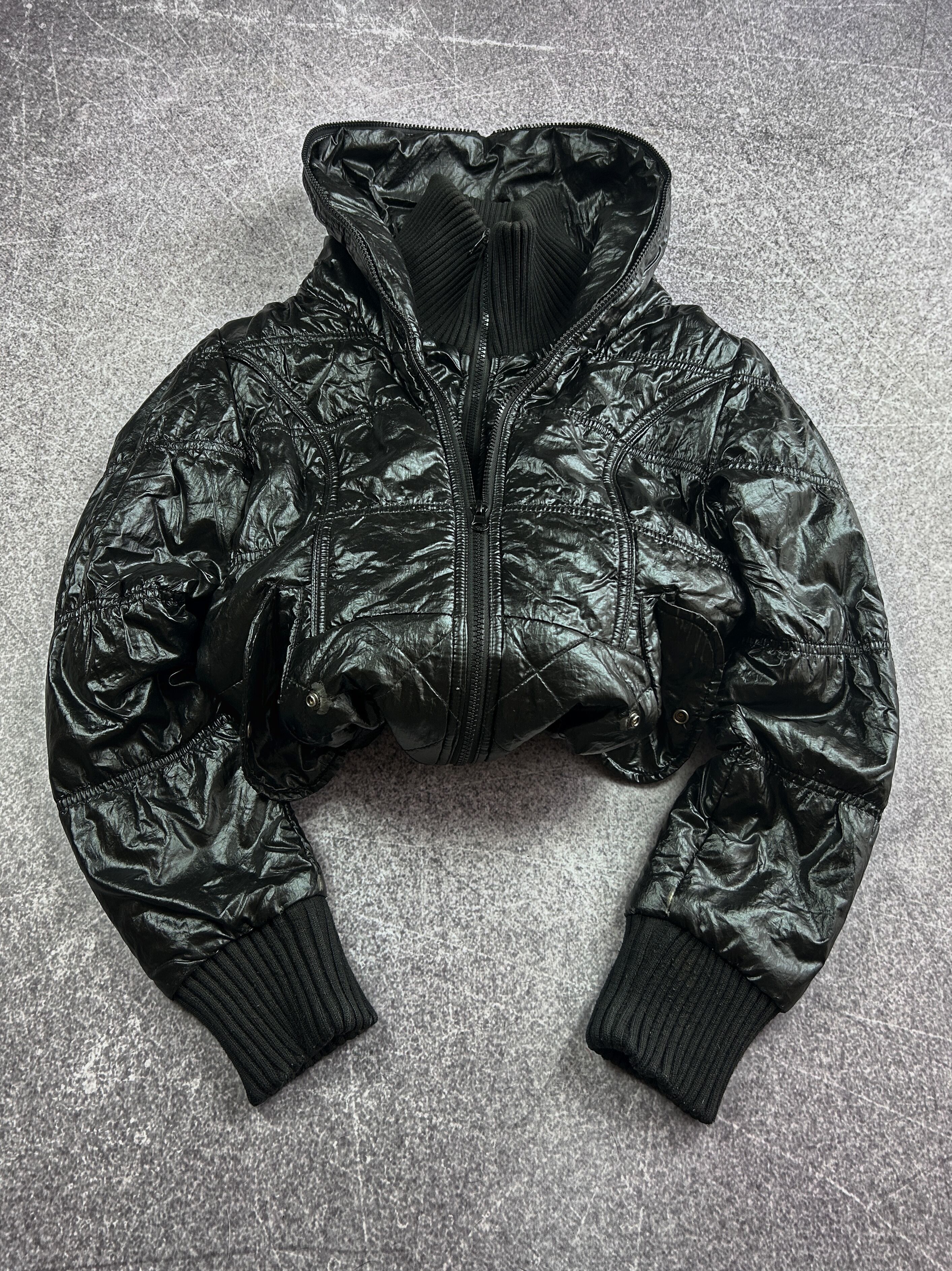 Japanese Brand Black Cropped Puffer Jacket Glossy Hooded Y2K Techwear Style Size US S / EU 44-46 / 1 - 2 Thumbnail