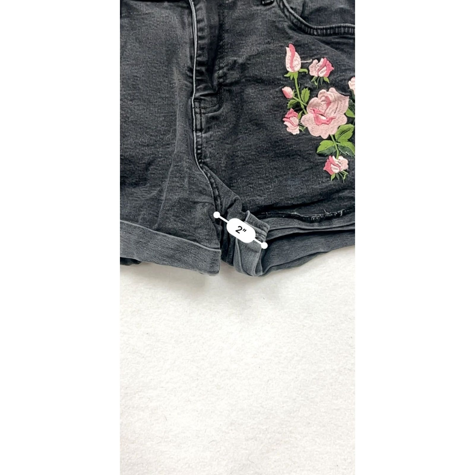 Guess Guess Womens Black Denim Shorts With Floral Embroidery Size 28 Size 28" / US 6 / IT 42 - 8 Thumbnail