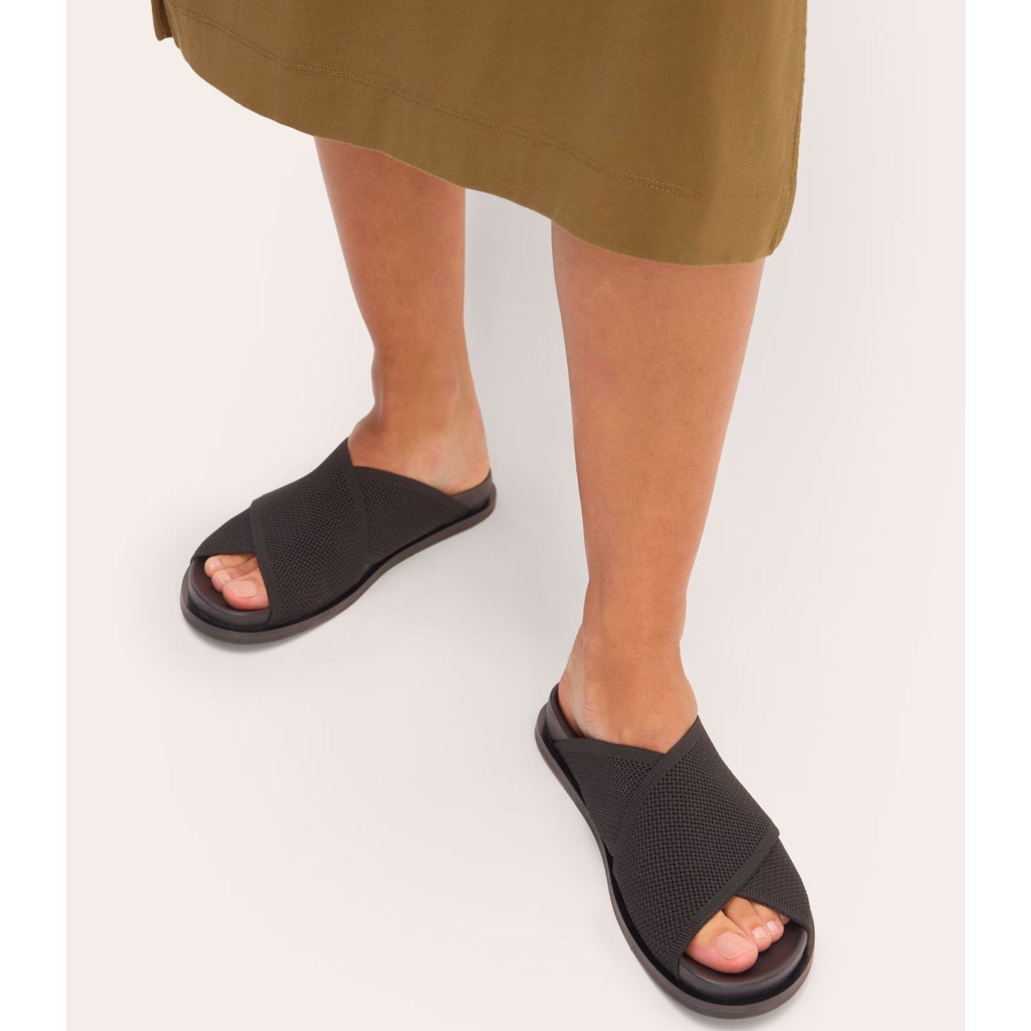 Everlane NEW Everlane The ReKnit Form Crossover Sandal Black Size 9 Size US 9 / IT 39 - 2 Thumbnail