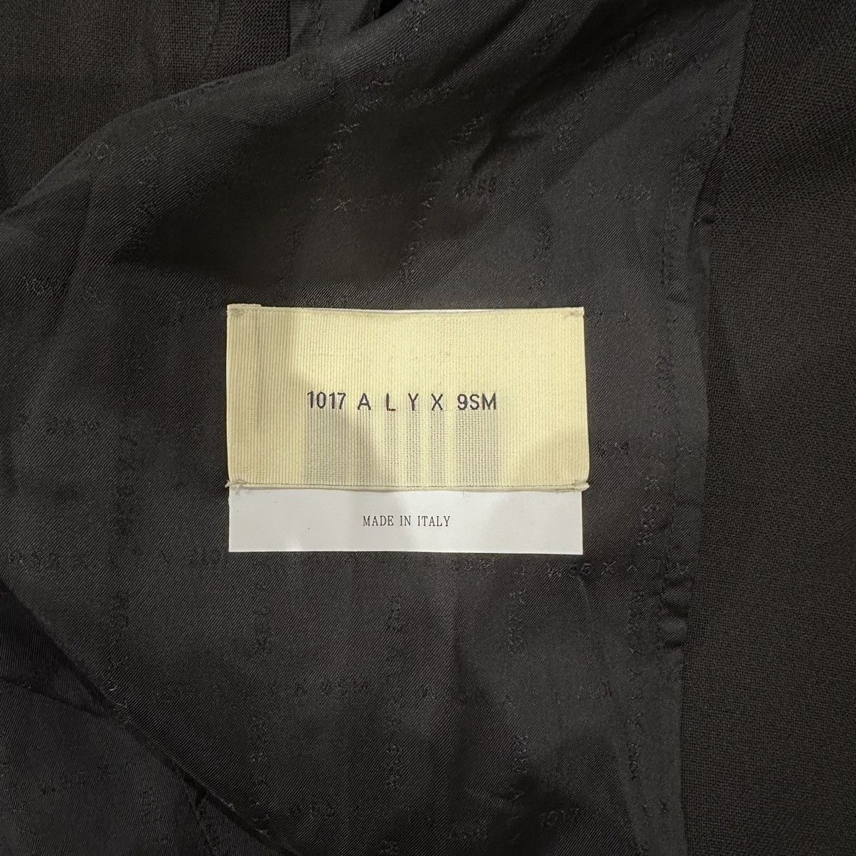 1017 ALYX 9SM 1017 ALYX 9SM Howell Longline Sleeveless Jacket Size US L / EU 52-54 / 3 - 5 Thumbnail