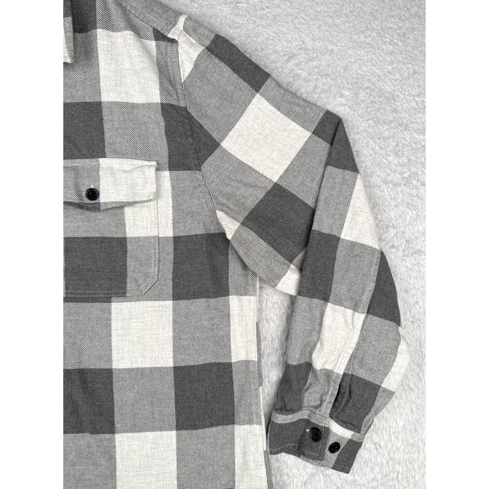 H&M H&M Shirt Men 2XL Gray White Plaid Flannel Button-Up Pockets Wool Blend Casual Workwear Mid Weight 3-Pocket Button Up Mens Size US XXL / EU 58 / 5 - 2 Thumbnail