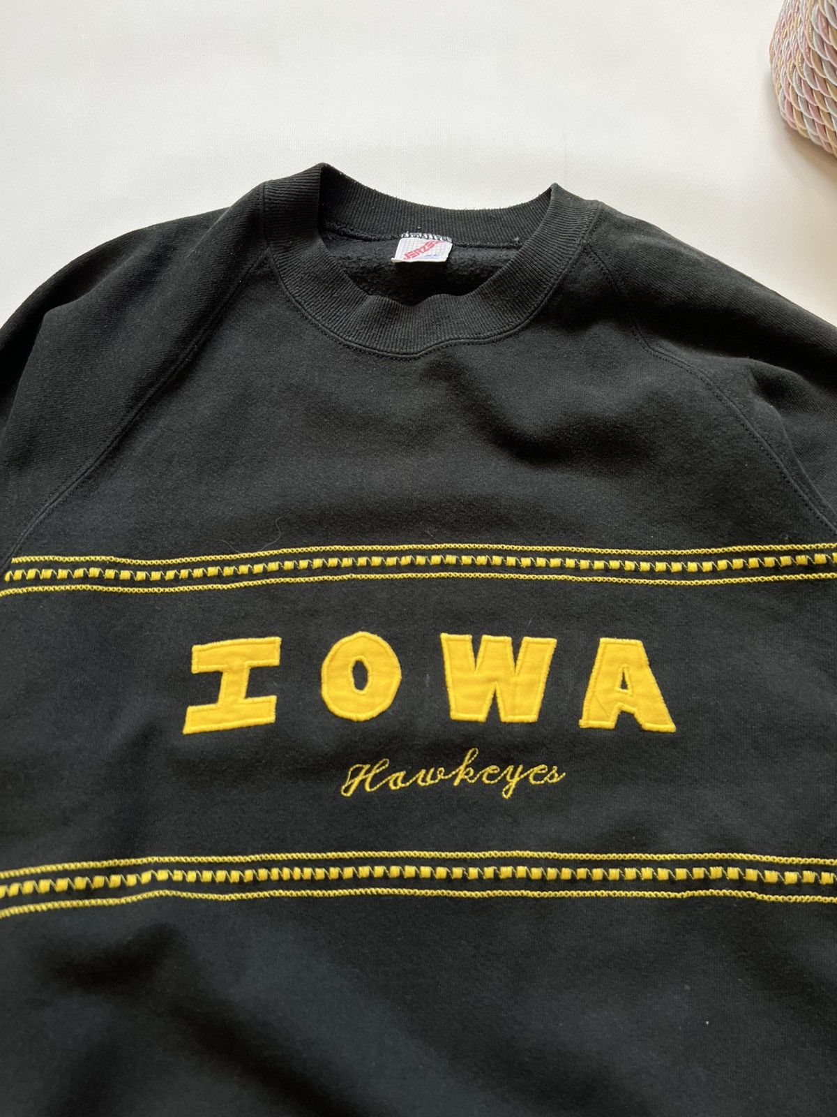 NCAA Vintage Iowa Hawkeye Black 90’s Sweatshirt Oversized Size US XL / EU 56 / 4 - 2 Thumbnail