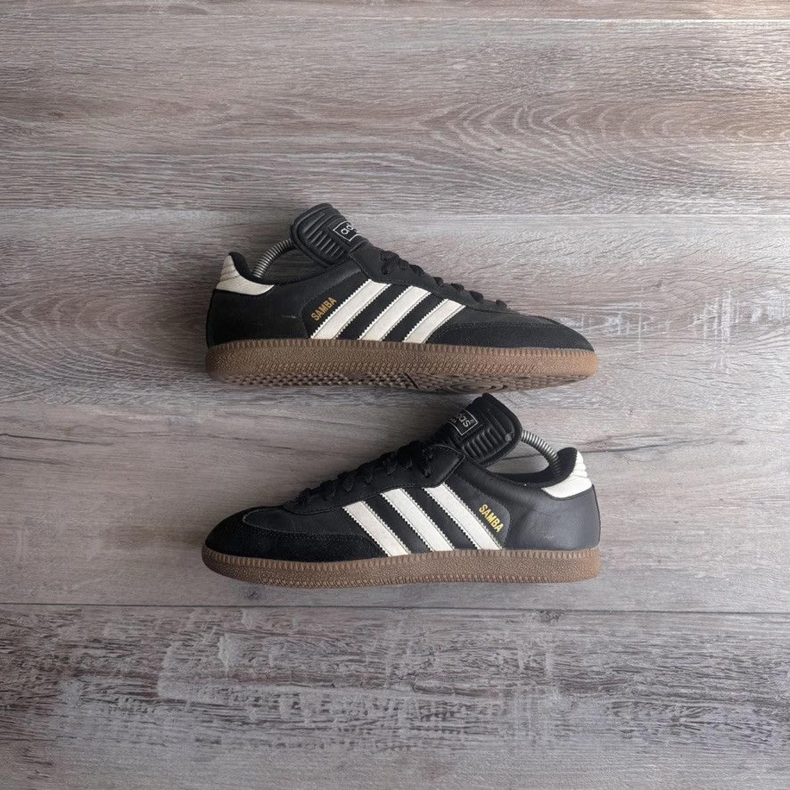 Adidas adidas • Samba Classic "Black White/Dark Gum" (8M) Size US 8 / EU 41 - 2 Thumbnail