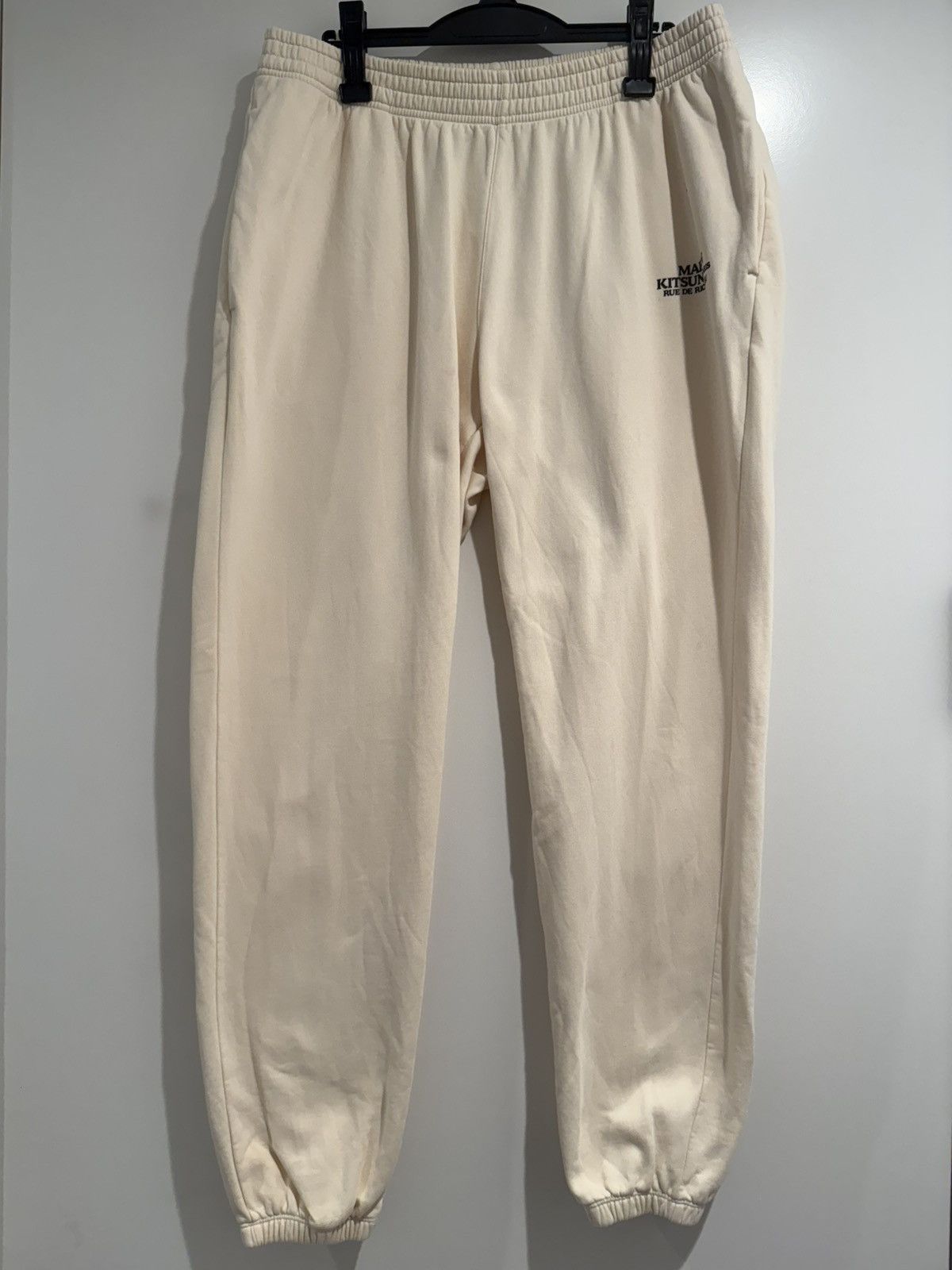 Maison Kitsune Maison Kitsune Rue De Richelieu Jogger Pants Ecru Size XL Size US 38 / EU 54 - 1 Thumbnail