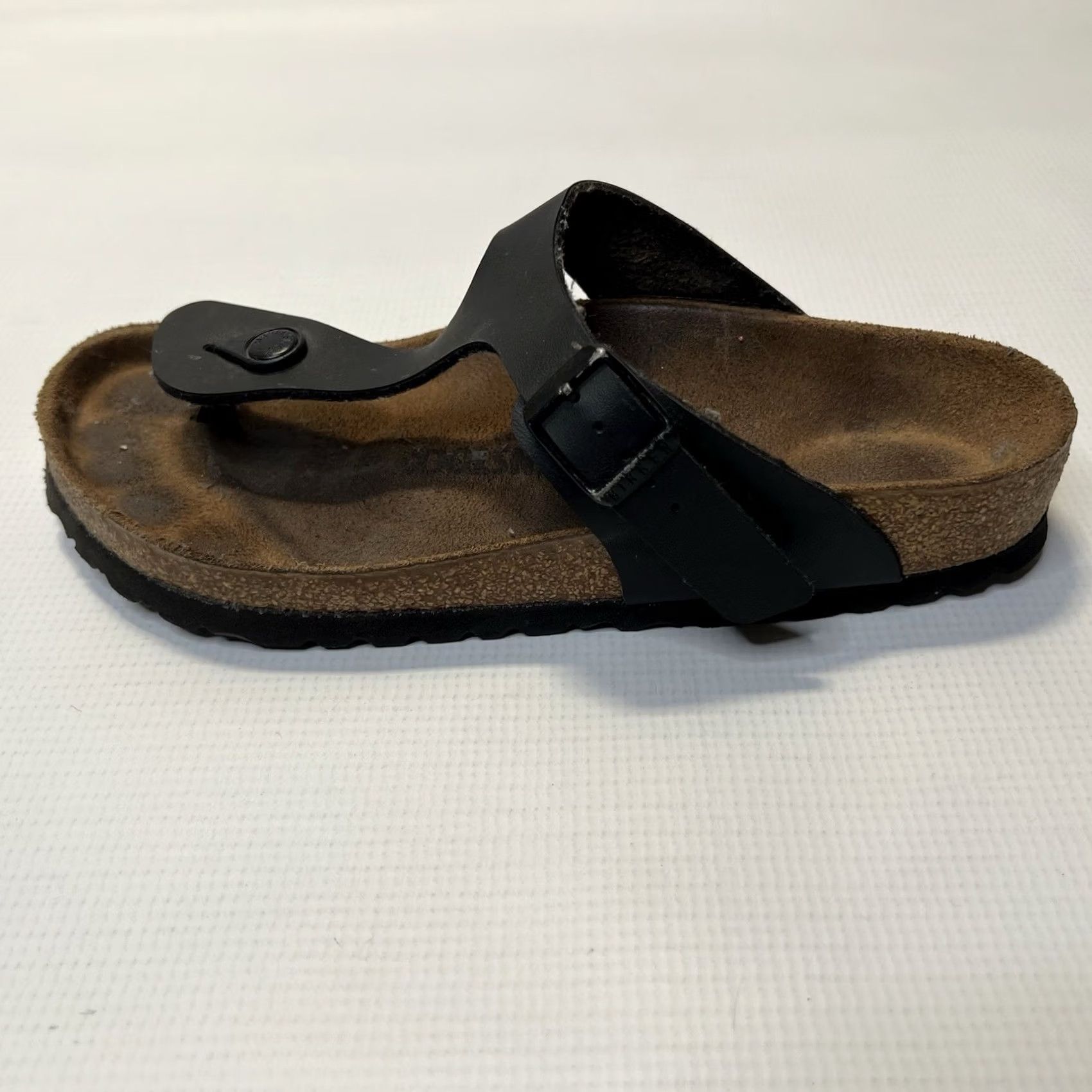 Birkenstock Birkenstock Gizeh Sandal Womens 39 Black Matte Cork Insole Suede Buckle Logo Flat Thong Slides 90s Boho Outdoor Bohemian College Slim Stripe? Size US 8 / IT 38 - 7 Thumbnail