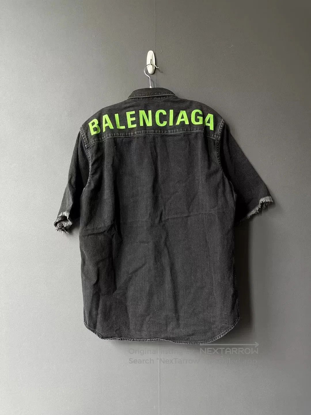 Balenciaga Balenciaga Back Logo Denim Short Sleeve Shirt. Size US XS / EU 42 / 0 - 1 Thumbnail
