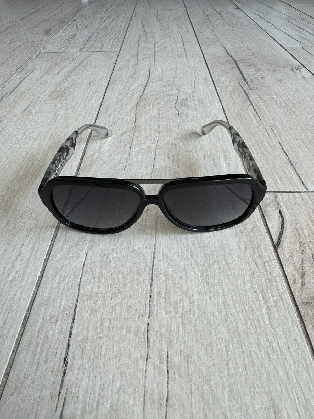 Alexander McQueen MCQ Swan All Over Printed Aviator Sunglasses Size ONE SIZE - 1 Thumbnail