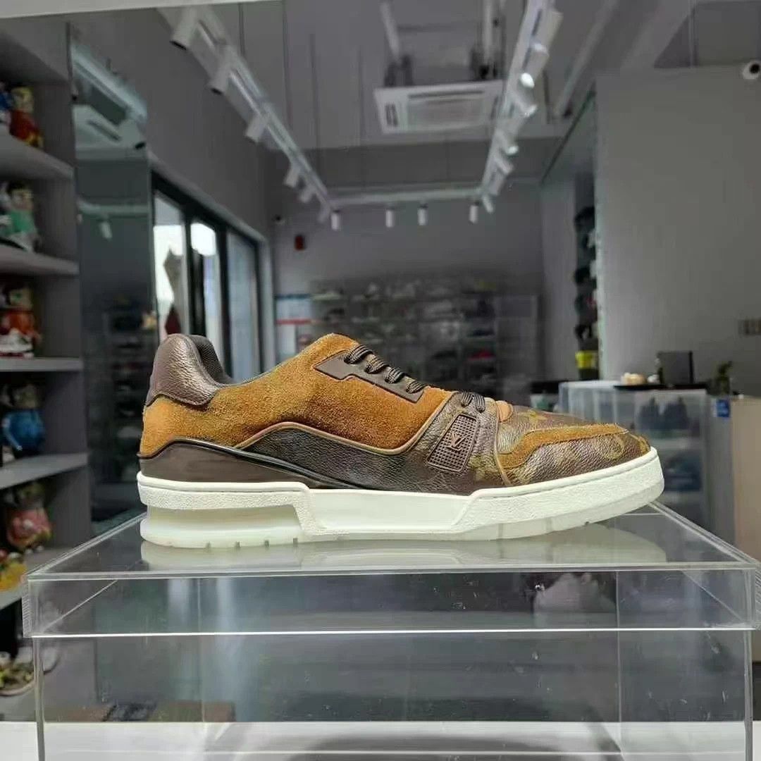Louis Vuitton LV Monogram Trainer 42 Original Box Mint Size US 9 / EU 42 - 5 Thumbnail