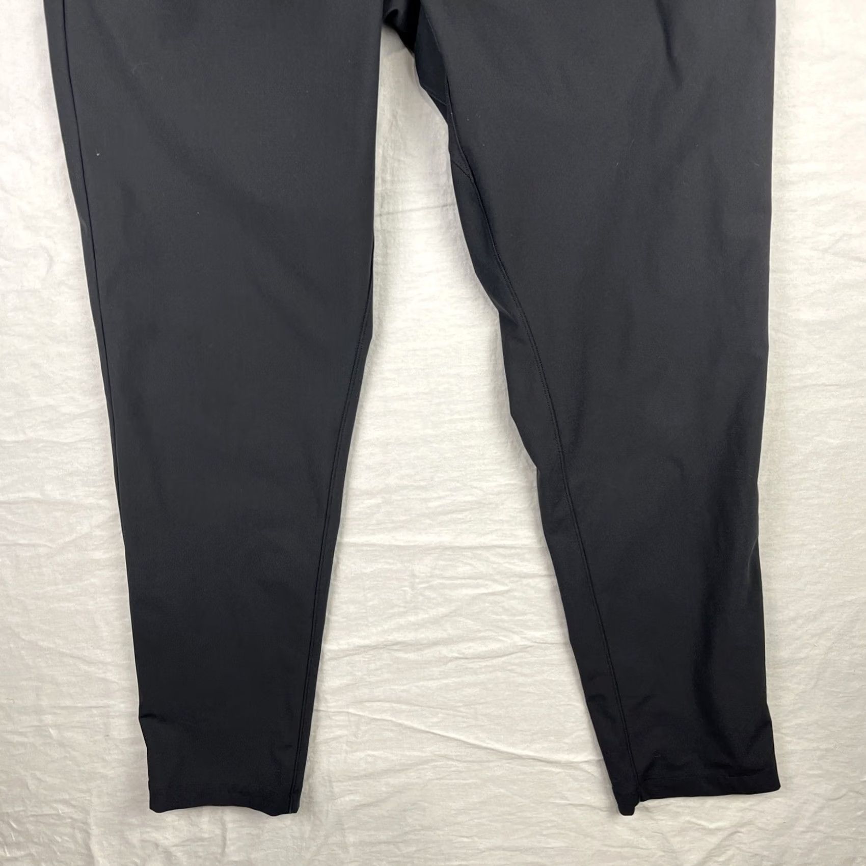 Lululemon Lululemon Pants Mens 34x33 Black Commission Relaxed Stretch Pockets LM5711S Size US 34 / EU 50 - 3 Thumbnail