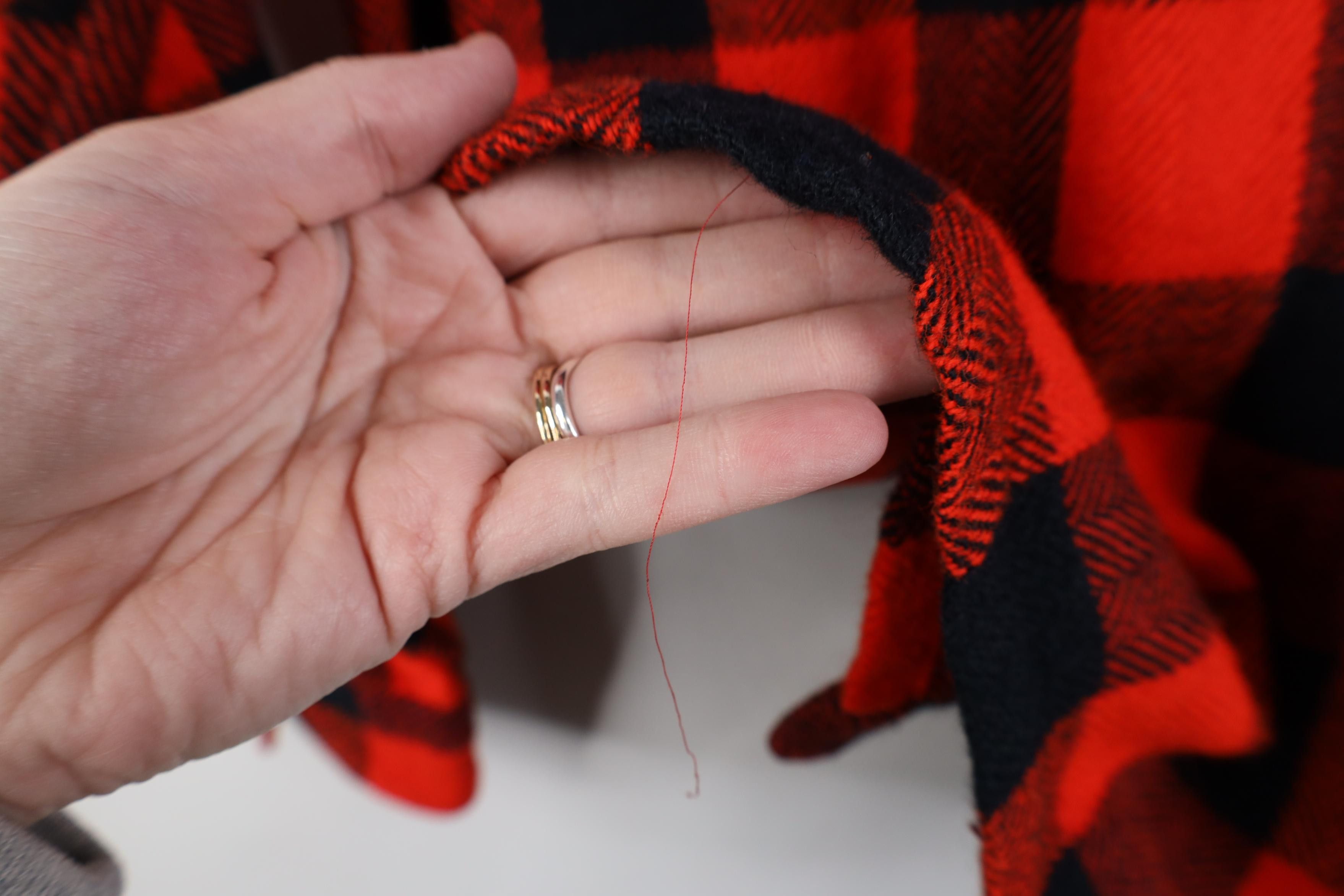 Vintage Vintage 70s Streetwear Plaid Knit Board Button Shirt Red Size US S / EU 44-46 / 1 - 11 Thumbnail