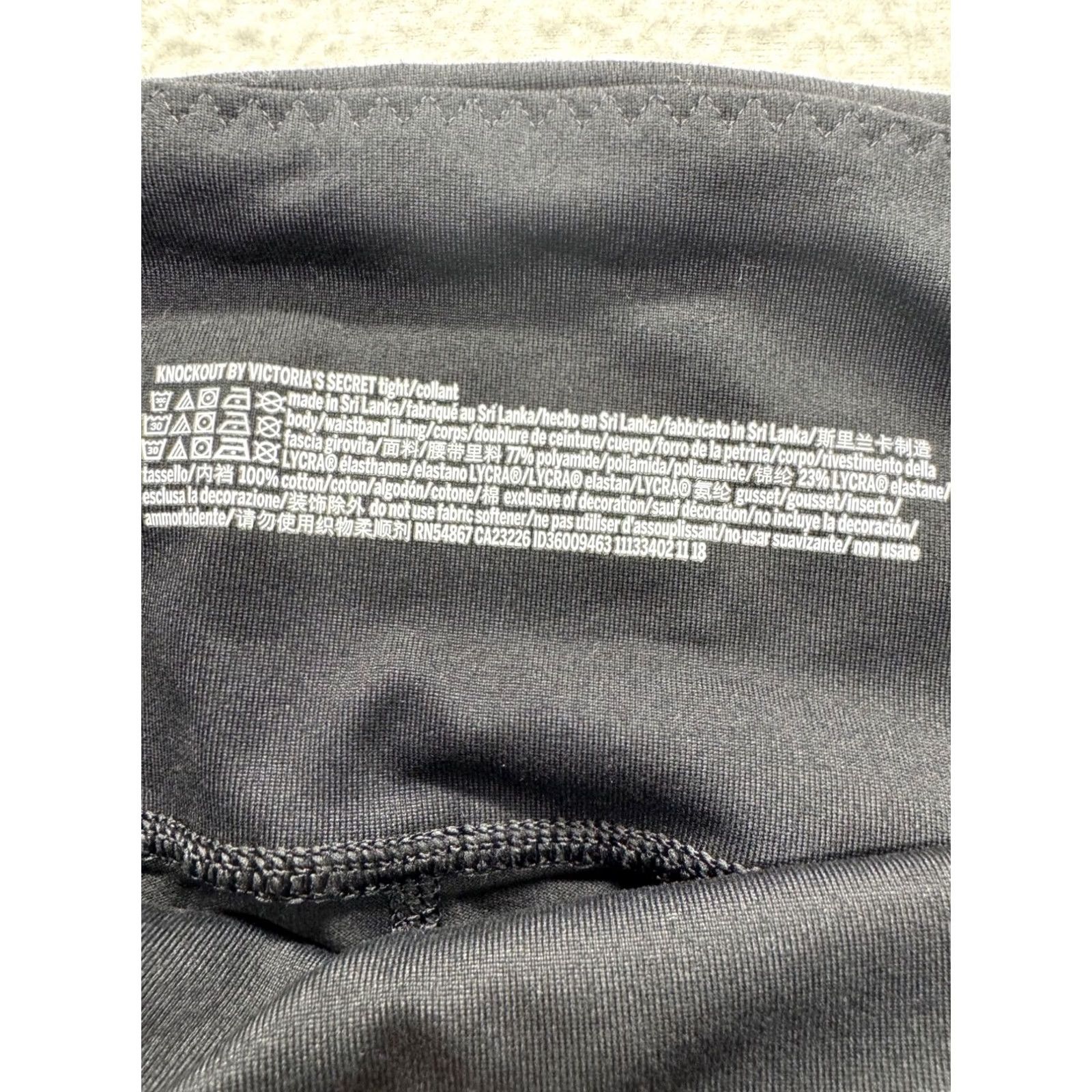 Victoria's Secret Victoria’s Secret Victoria Sport Black XL Leggings Womens XL Leggings Compression Activewear Size 40" / US 18 - 4 Thumbnail