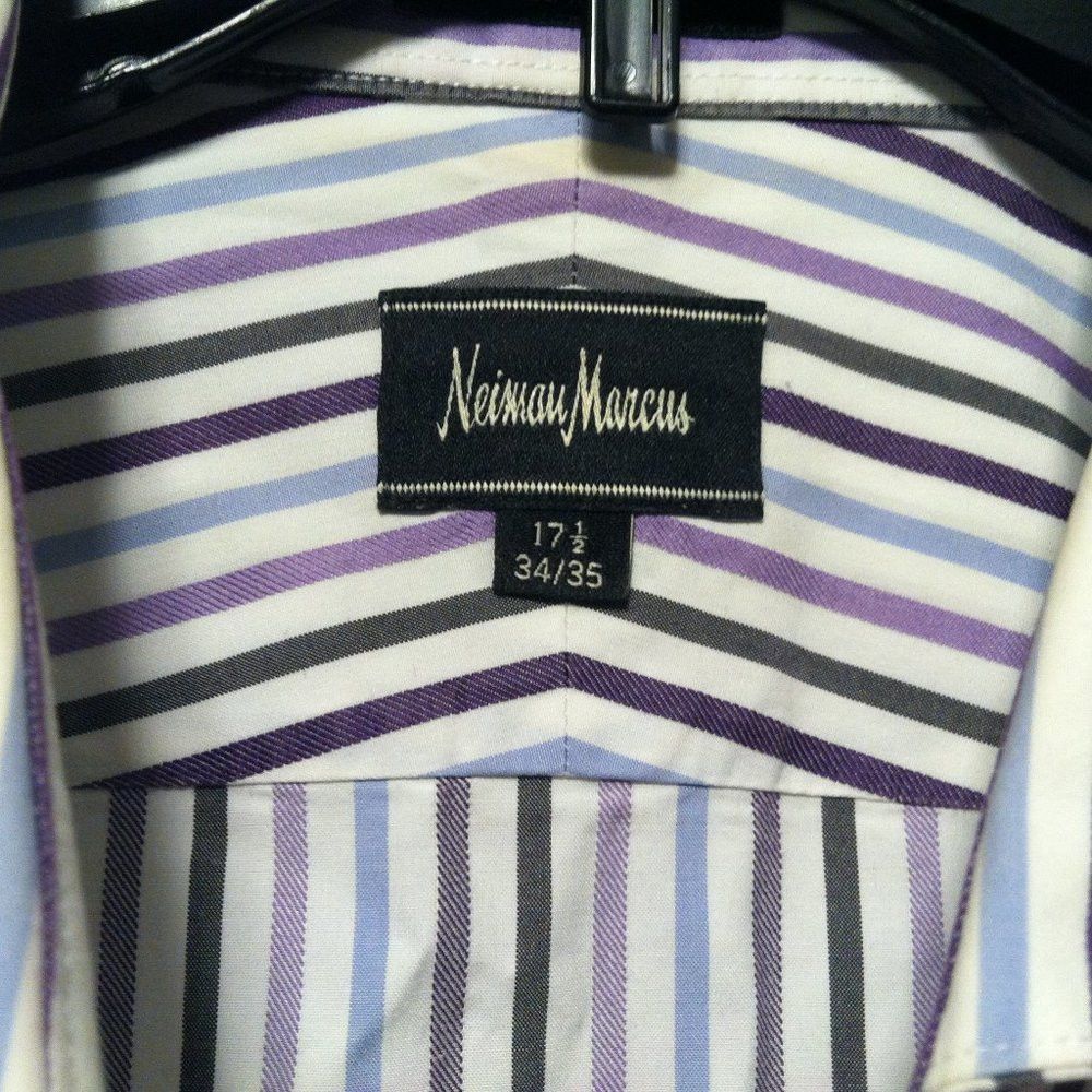 Neiman Marcus NEIMAN MARCUS MENS COTTON DRESS SHIRT SIZE: 17.5/34-35 Size US XL / EU 56 / 4 - 5 Thumbnail