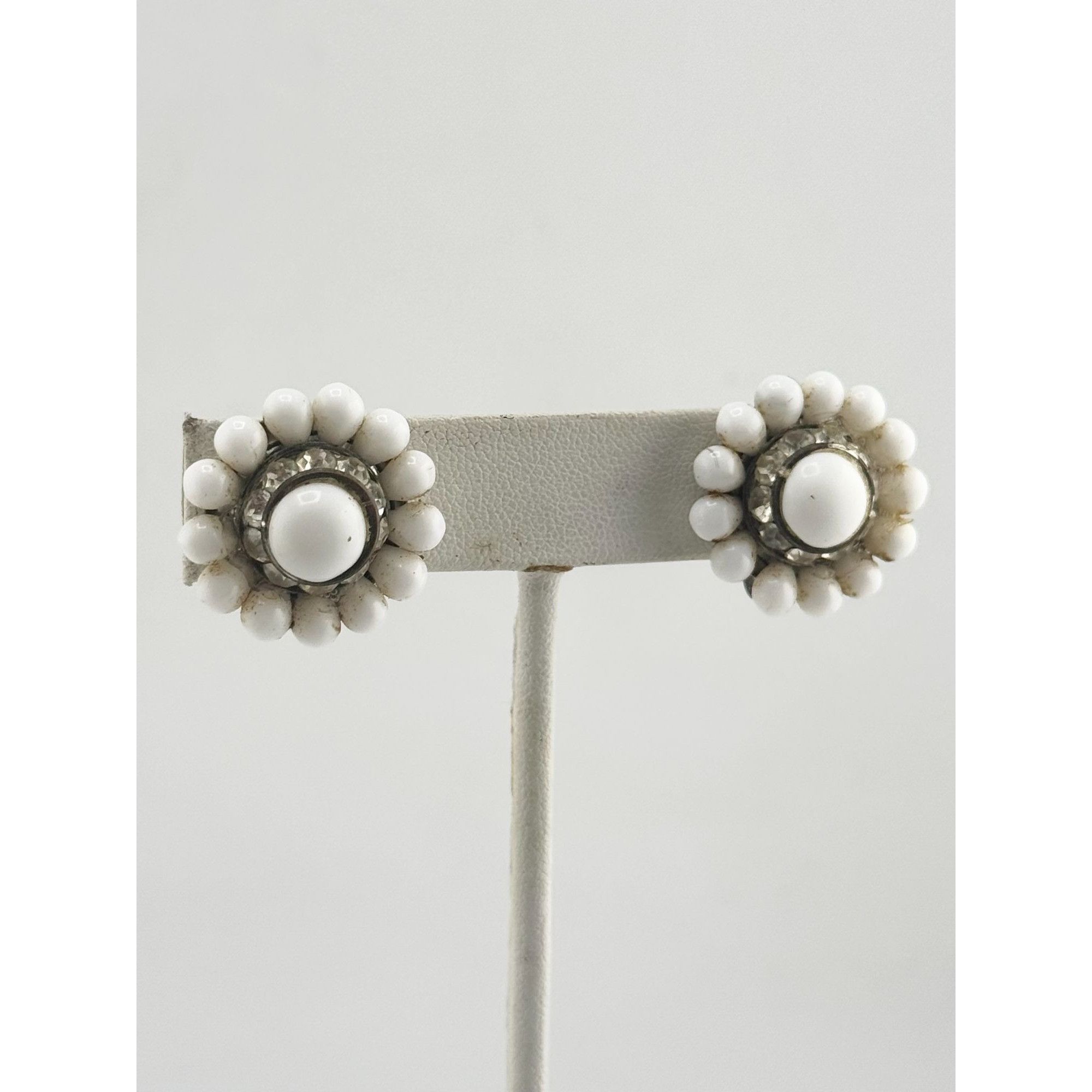 Vintage vintage white milk glass flower rhinestone earrings Size ONE SIZE - 4 Thumbnail