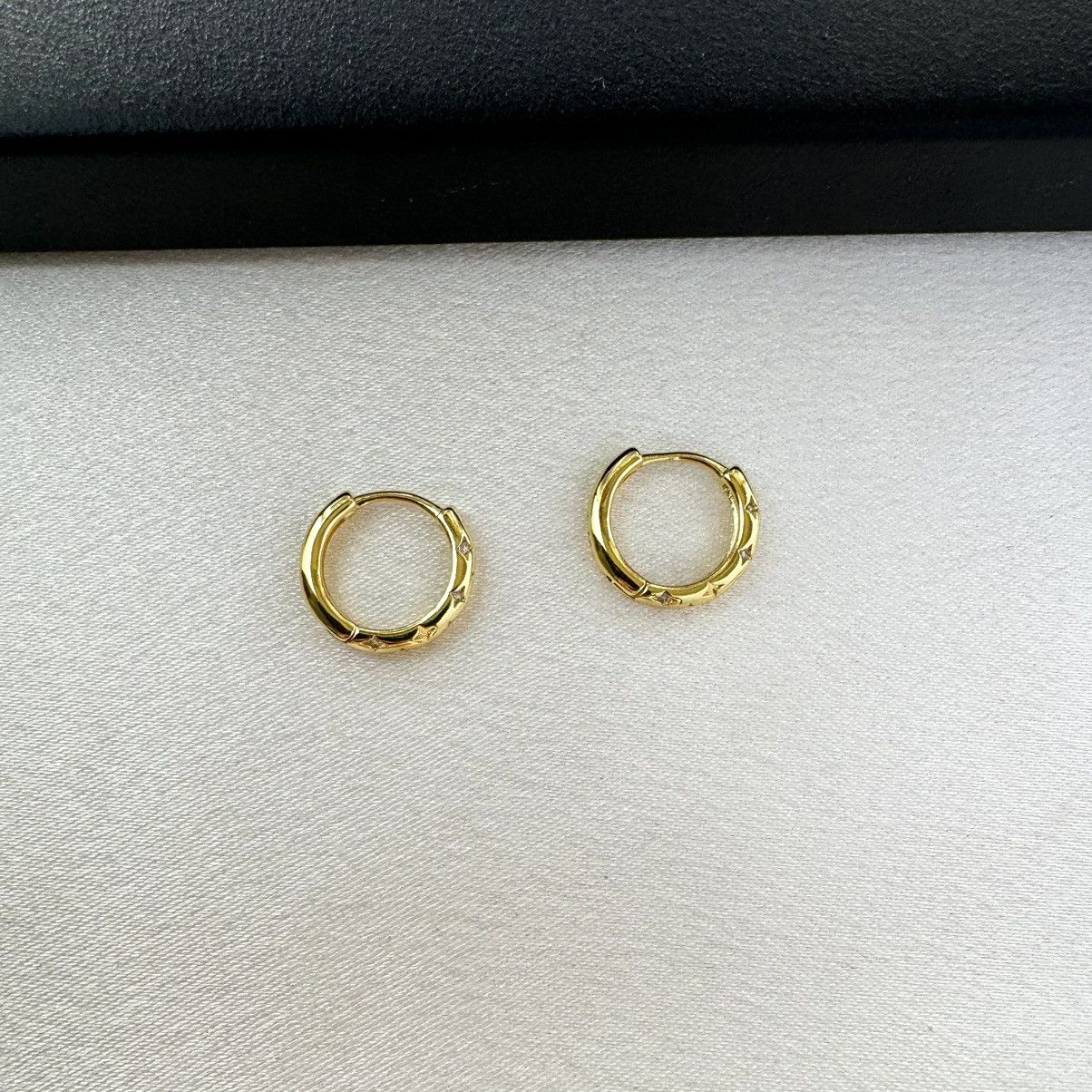 Designer 13mm Star Small Gold Hoop Earrings for Women Men Size ONE SIZE - 3 Thumbnail