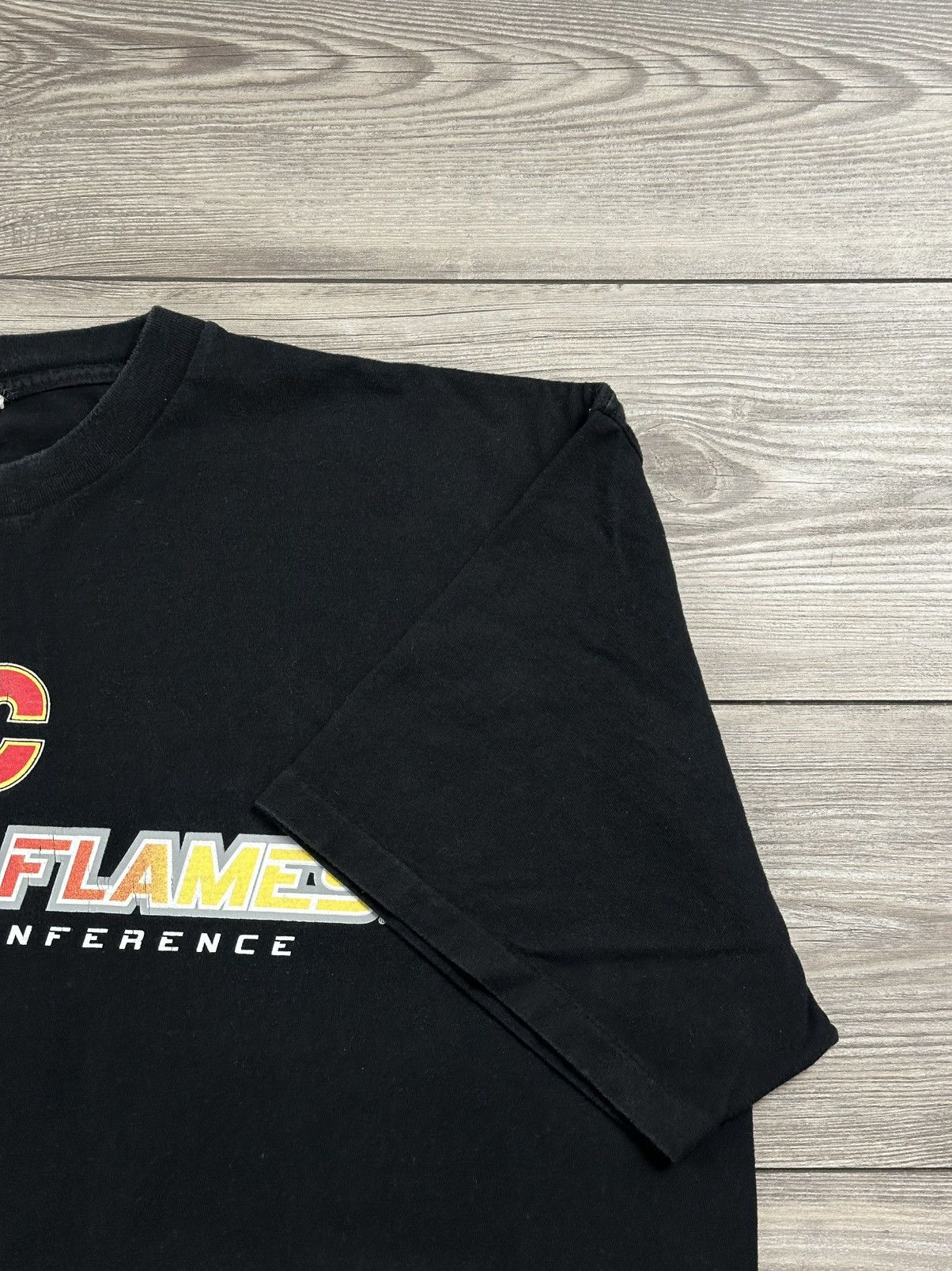 NHL × Vintage Vintage 90’s Calgary Flames Puma T Shirt Size US XL / EU 56 / 4 - 3 Thumbnail