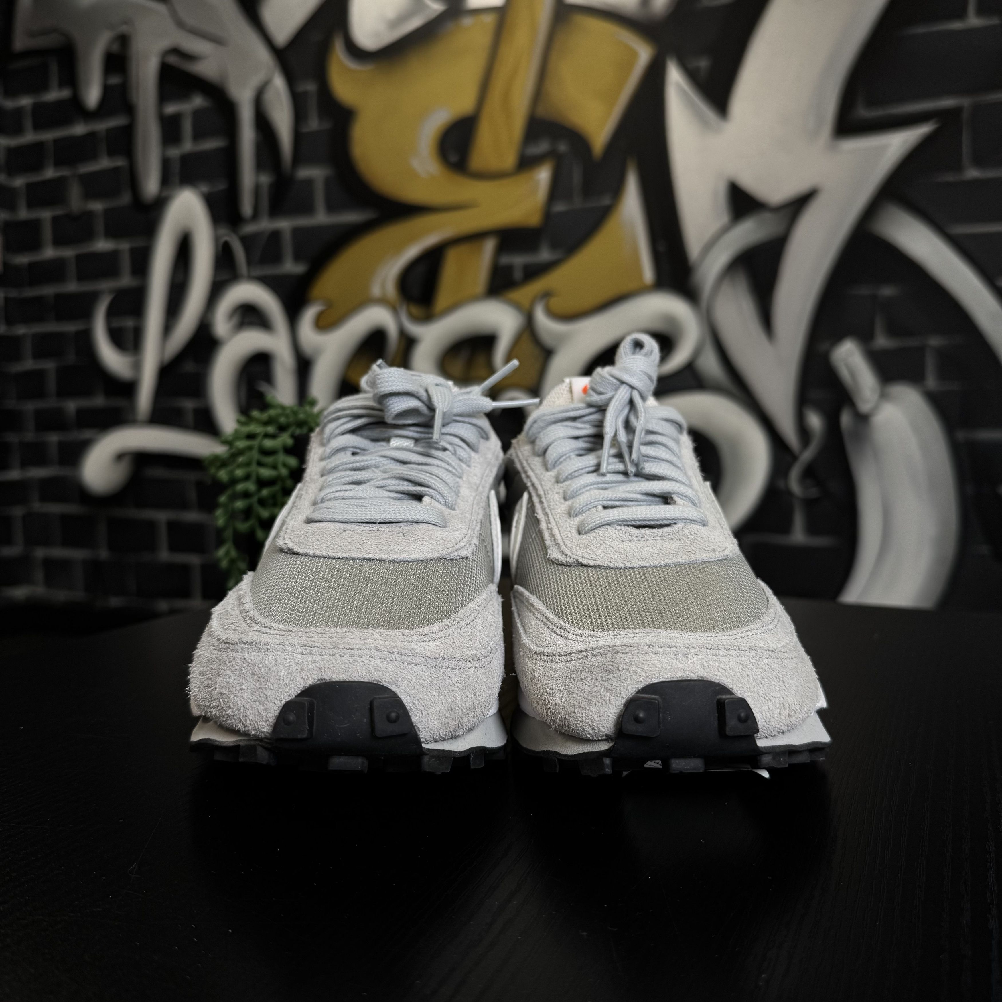 Nike NIKE LD WAFFLE SACAI FRAGMENT GREY Size US 11 / EU 44 - 2 Thumbnail