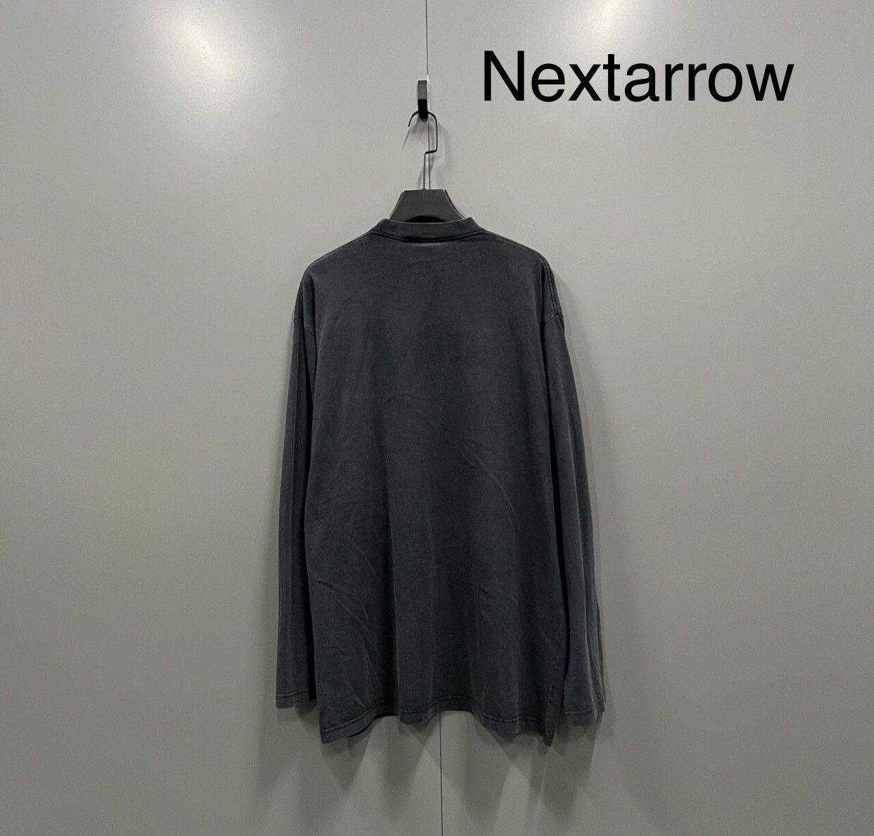 Balenciaga Balenciaga Carbon Grey Printed Long Sleeve2412-Nextarrow Size US S / EU 44-46 / 1 - 2 Thumbnail