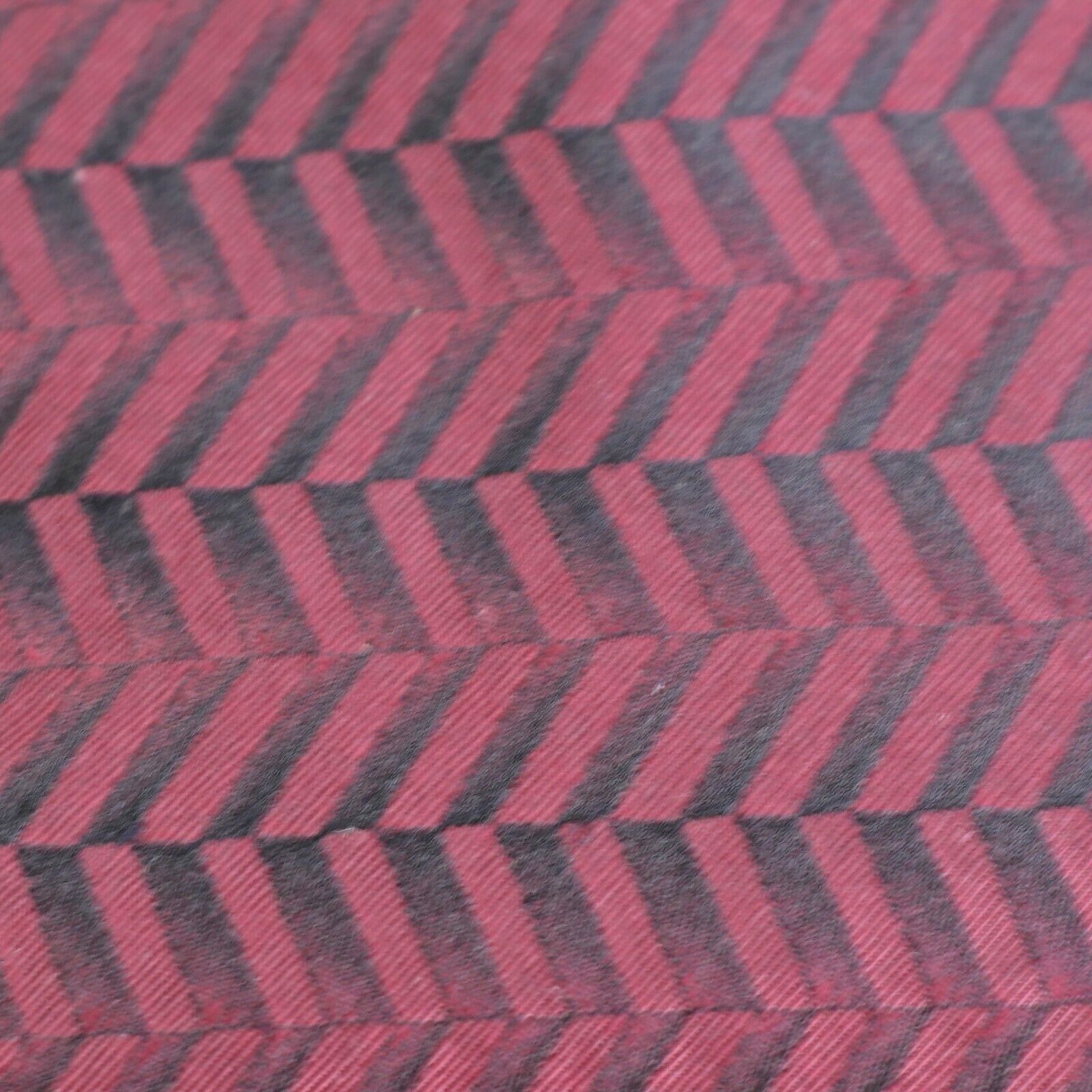 Arrow Arrow Maroon Red Geometric Herringbone Short Wide Woven Silk Size ONE SIZE - 2 Thumbnail