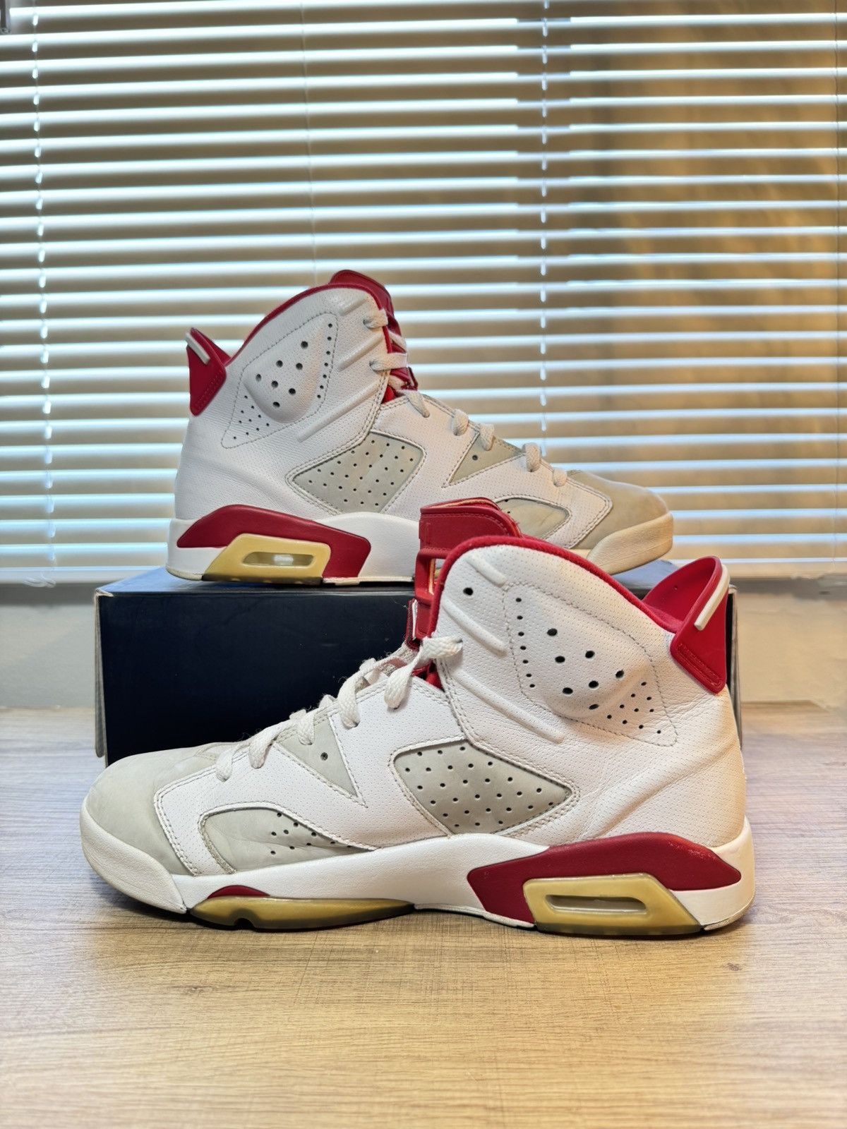 Jordan Brand Size:10.5 Retro 6 Alternate Hare Size US 10.5 / EU 43-44 - 3 Thumbnail
