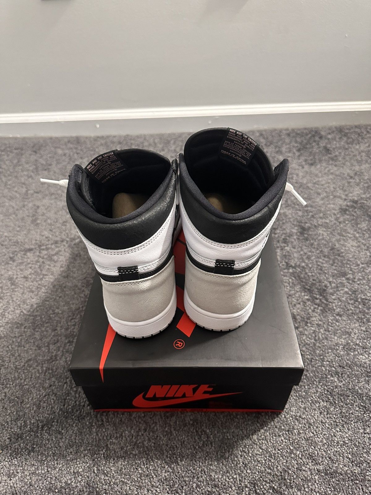 Nike Air Jordan 1 Retro High OG ‘Stage Haze’ Size US 10 / EU 43 - 4 Thumbnail