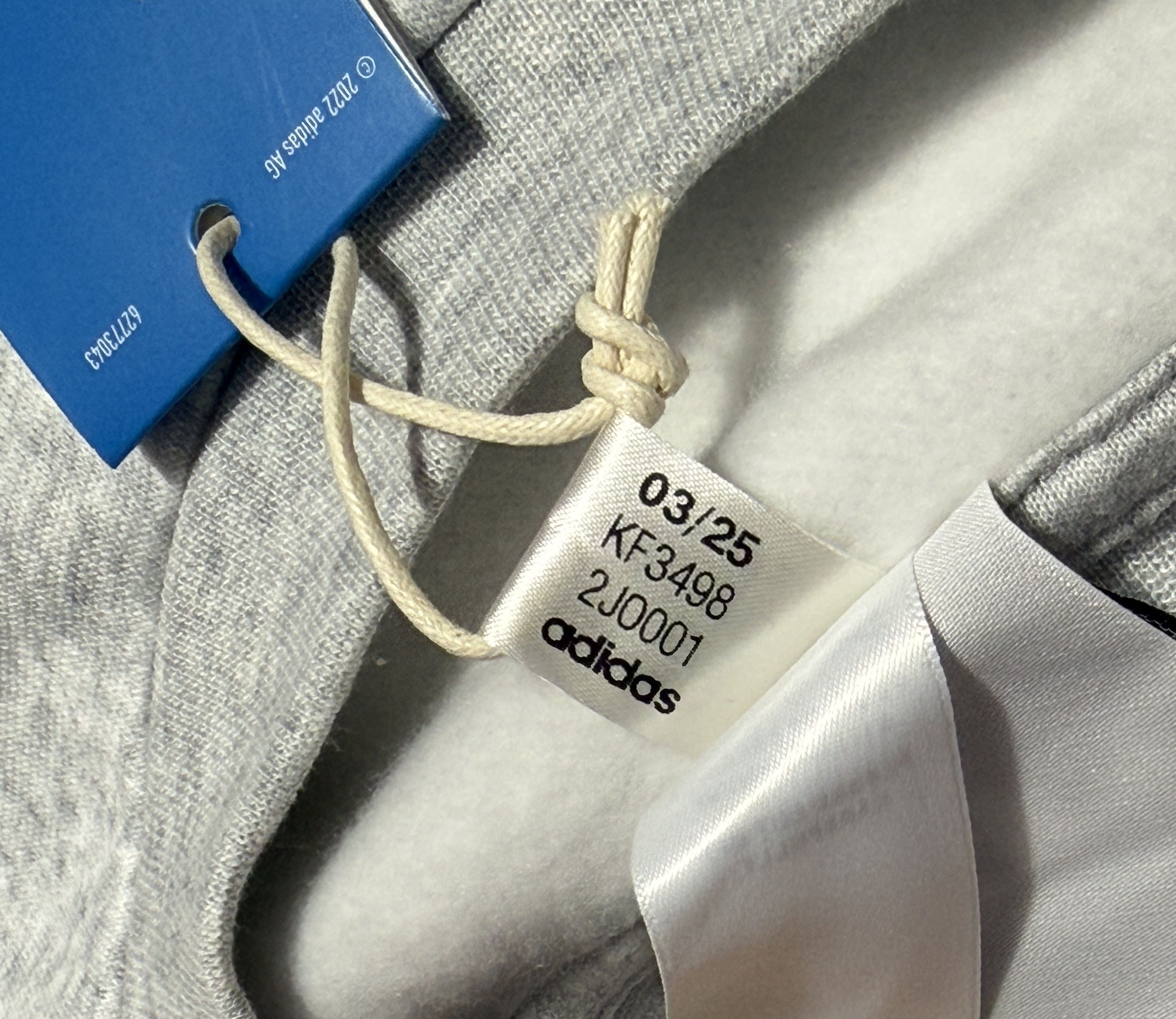 Adidas ADIDAS X OASIS TOUR OVERSIZED CREW SWEATSHIRT KK9137 L Size US L / EU 52-54 / 3 - 9 Thumbnail