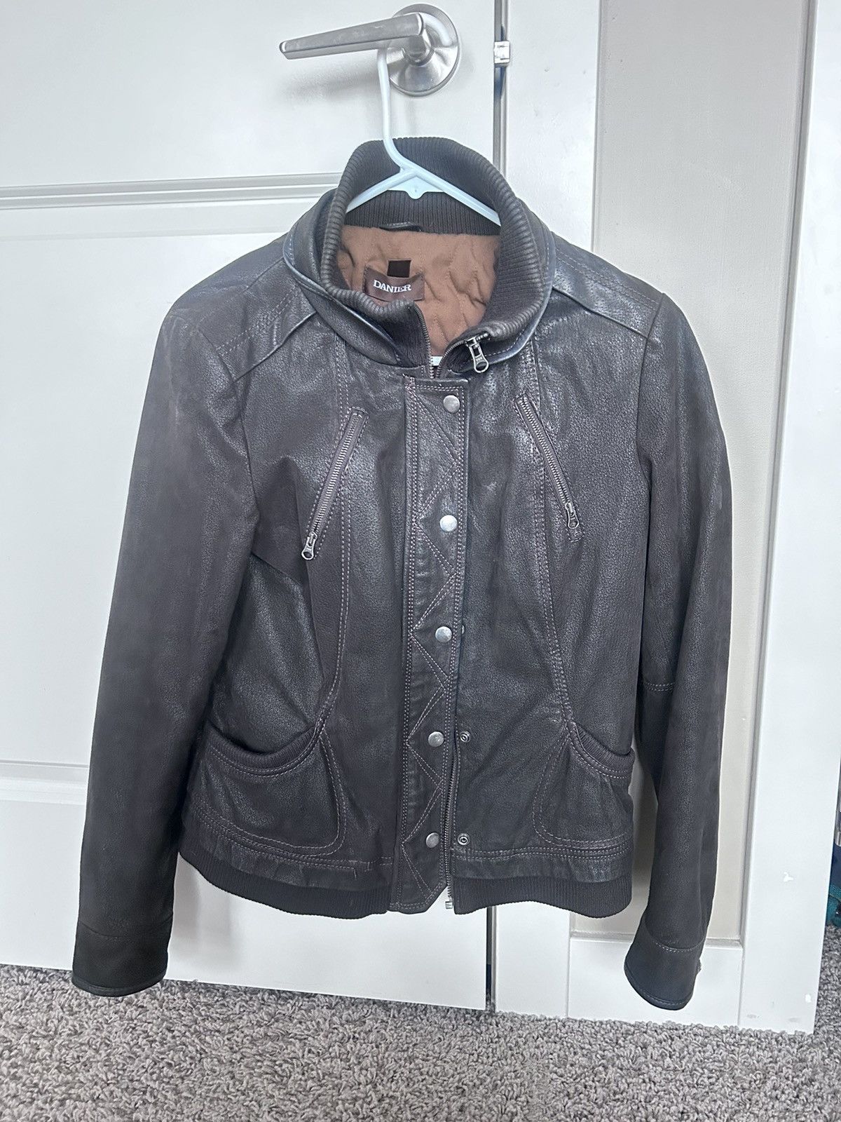 Danier Woman’s snap button genuine leather insulated coat Size L / US 10 / IT 46 - 13 Thumbnail