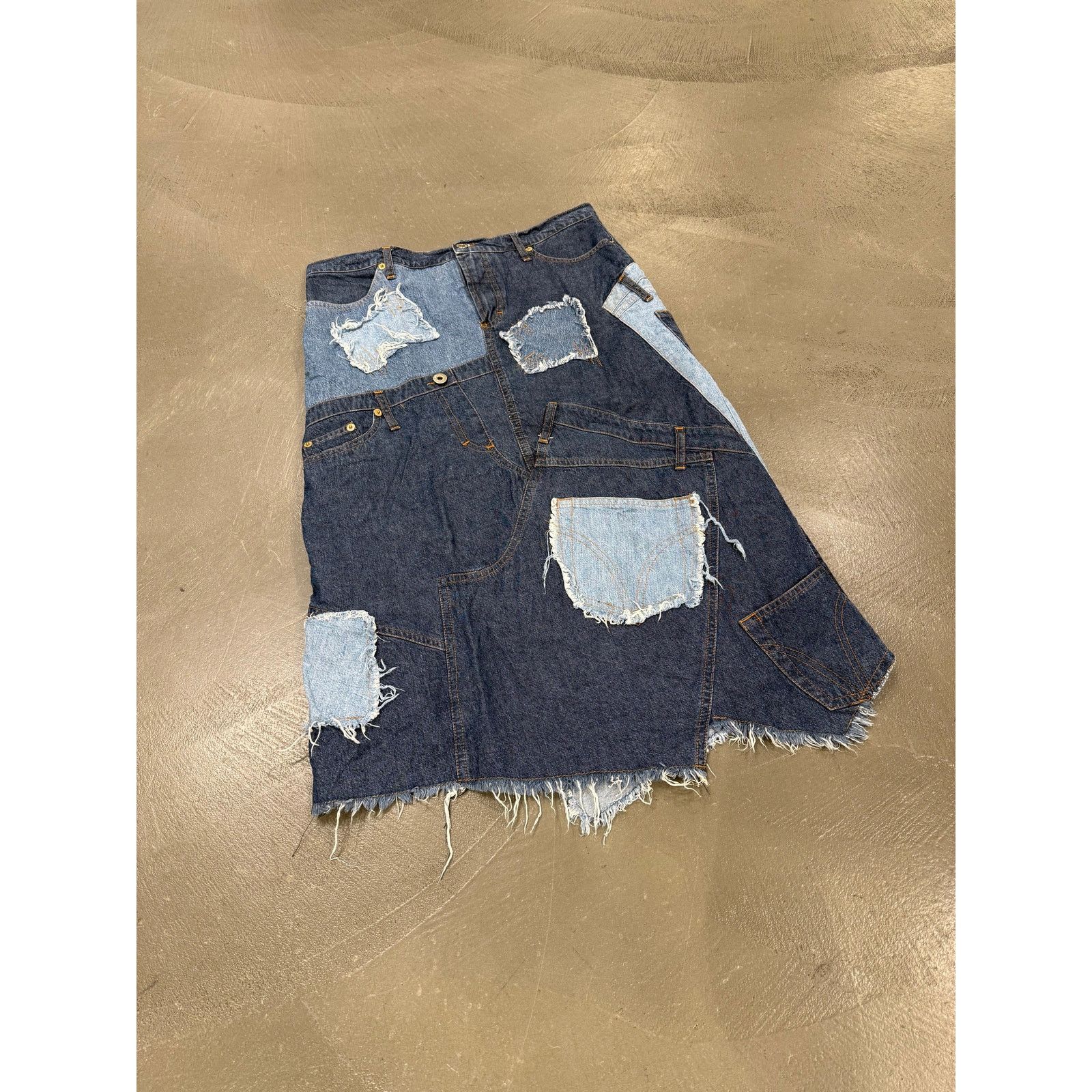Dolce & Gabbana 2000s Dolce & Gabbana patchwork asymmetrical denim skirt Size 27" / US 4 / IT 40 - 5 Thumbnail