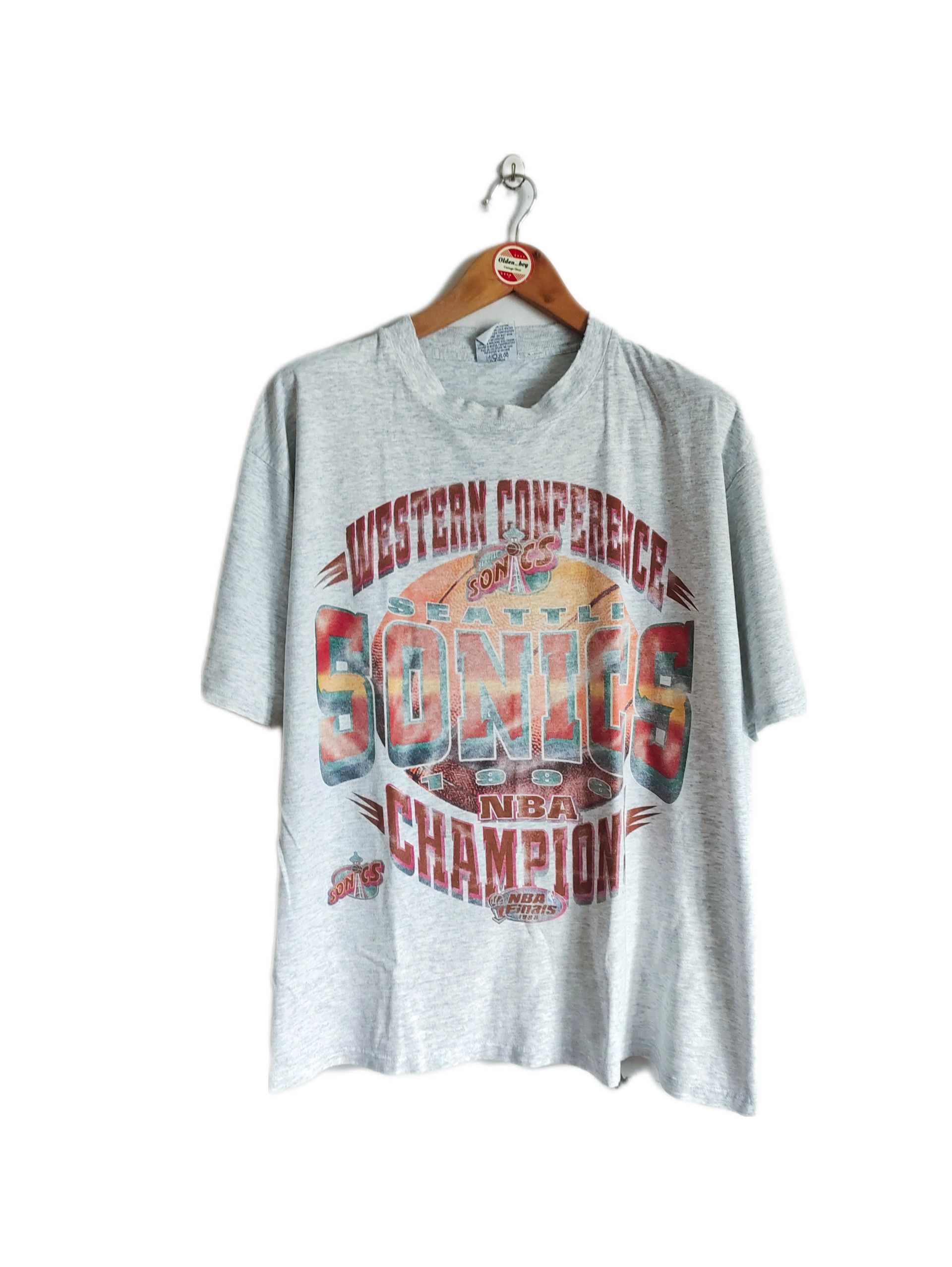 Vintage Vintage Seattle Sonics Big Logo 90s T-shirt Size US XL / EU 56 / 4 - 1 Thumbnail