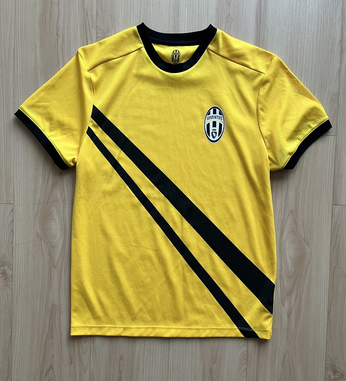 Vintage Juventus Serie A Soccer Football Jersey Size US S / EU 44-46 / 1 - 1 Thumbnail