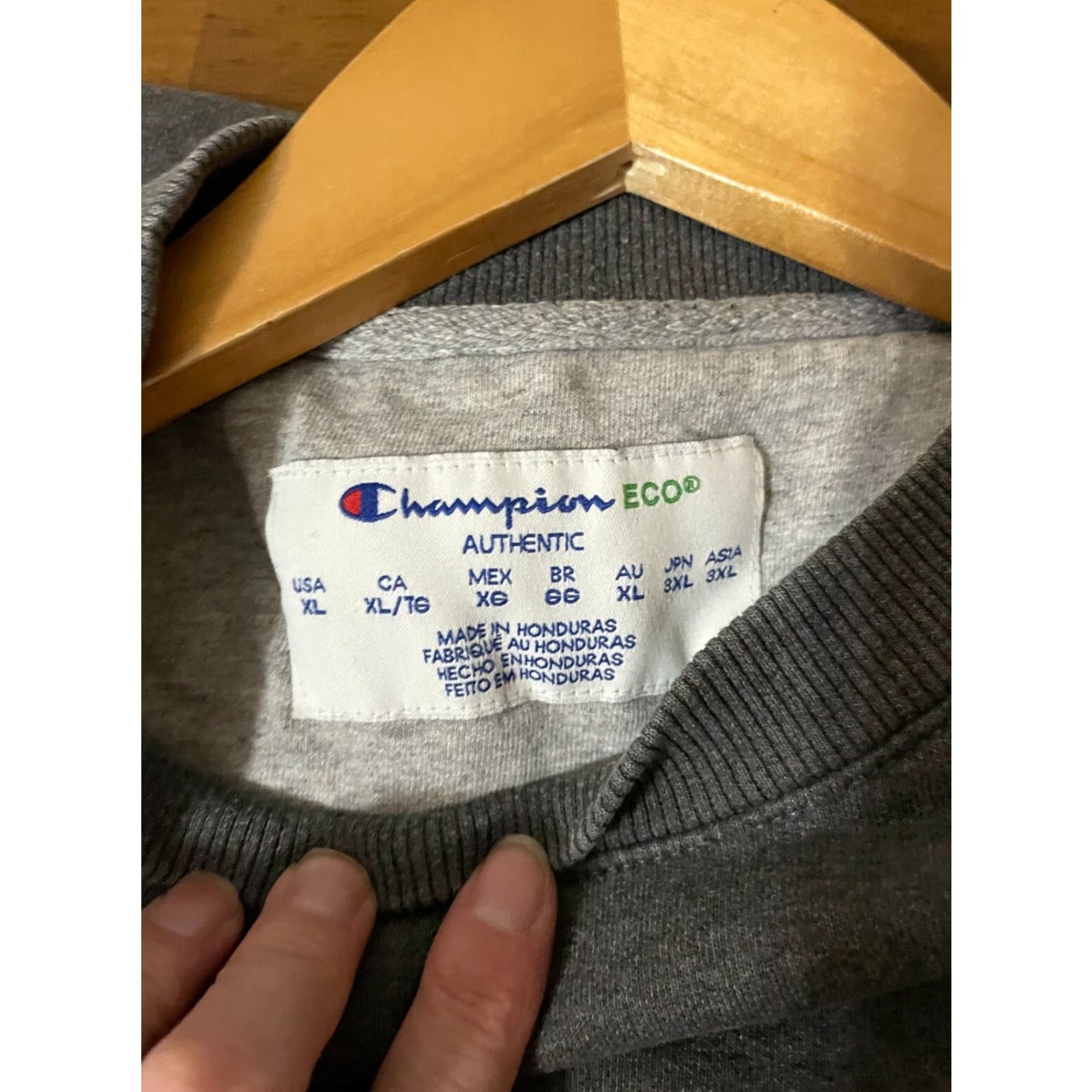 Champion VINTAGE Champion ECO Embroidered Logo Gray Crewneck Sweatshirt XL Unisex Adults Regular Sweatshirt 80s 90s College Sports Logo Gym & Training Size US XL / EU 56 / 4 - 3 Thumbnail