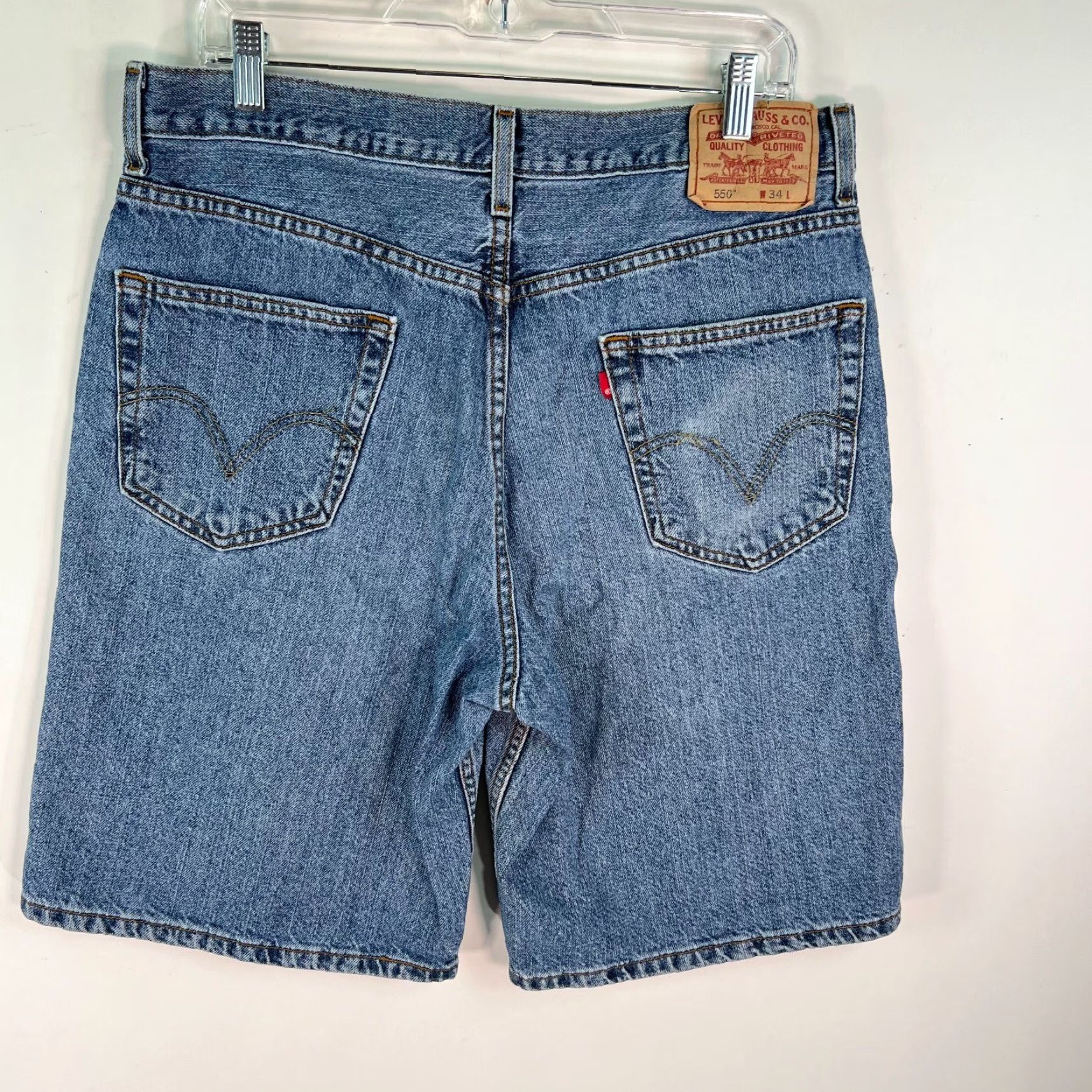 Levi's Levi's Denim Shorts Mens 550 Flat Front Relaxed Fit Casual 34 Blue Size US 34 / EU 50 - 2 Thumbnail