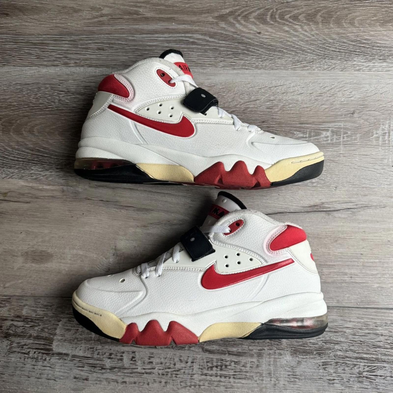 Nike NIKE • Air Force Max 2013 "White/University Red" (9M) Size US 9 / EU 42 - 2 Thumbnail