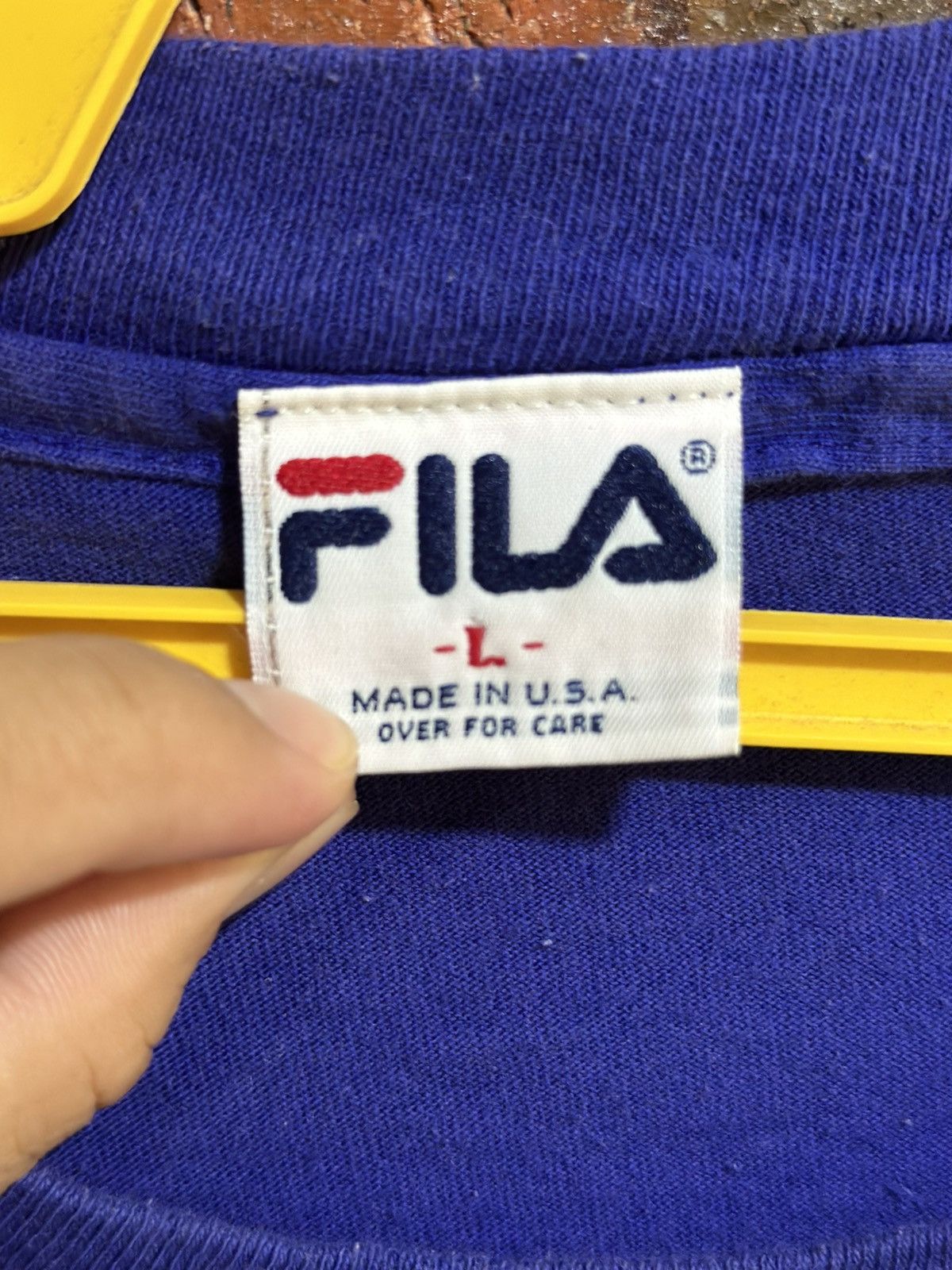 Fila × Vintage Vintage Fila Hand Sign Faded Tee Size US L / EU 52-54 / 3 - 9 Thumbnail