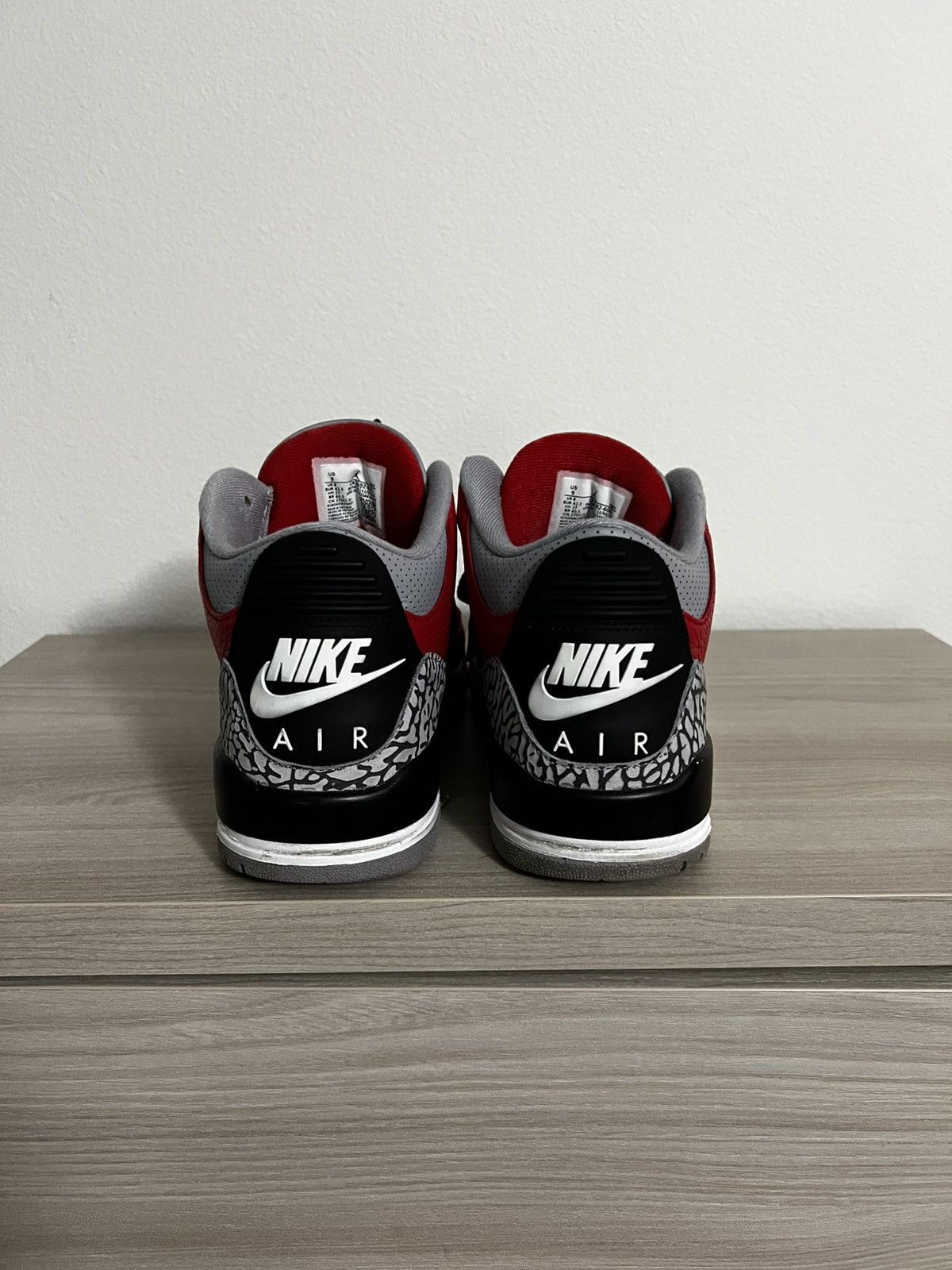 Jordan Brand Jordan 3 Cement Reds Size US 9 / EU 42 - 4 Thumbnail