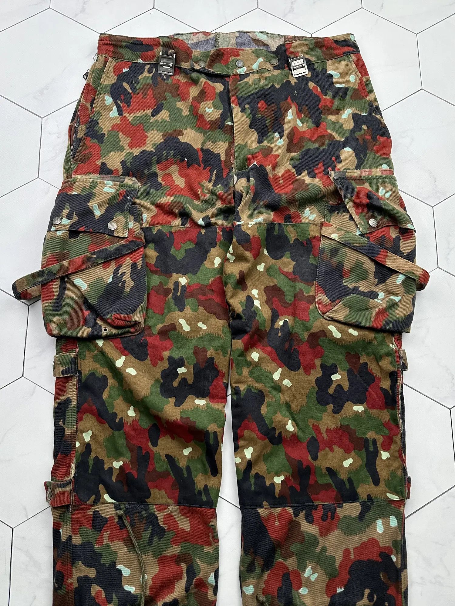 Japanese Brand Vintage Military Cargo Bondage Pants (B601)E2 Size US 36 / EU 52 - 2 Thumbnail