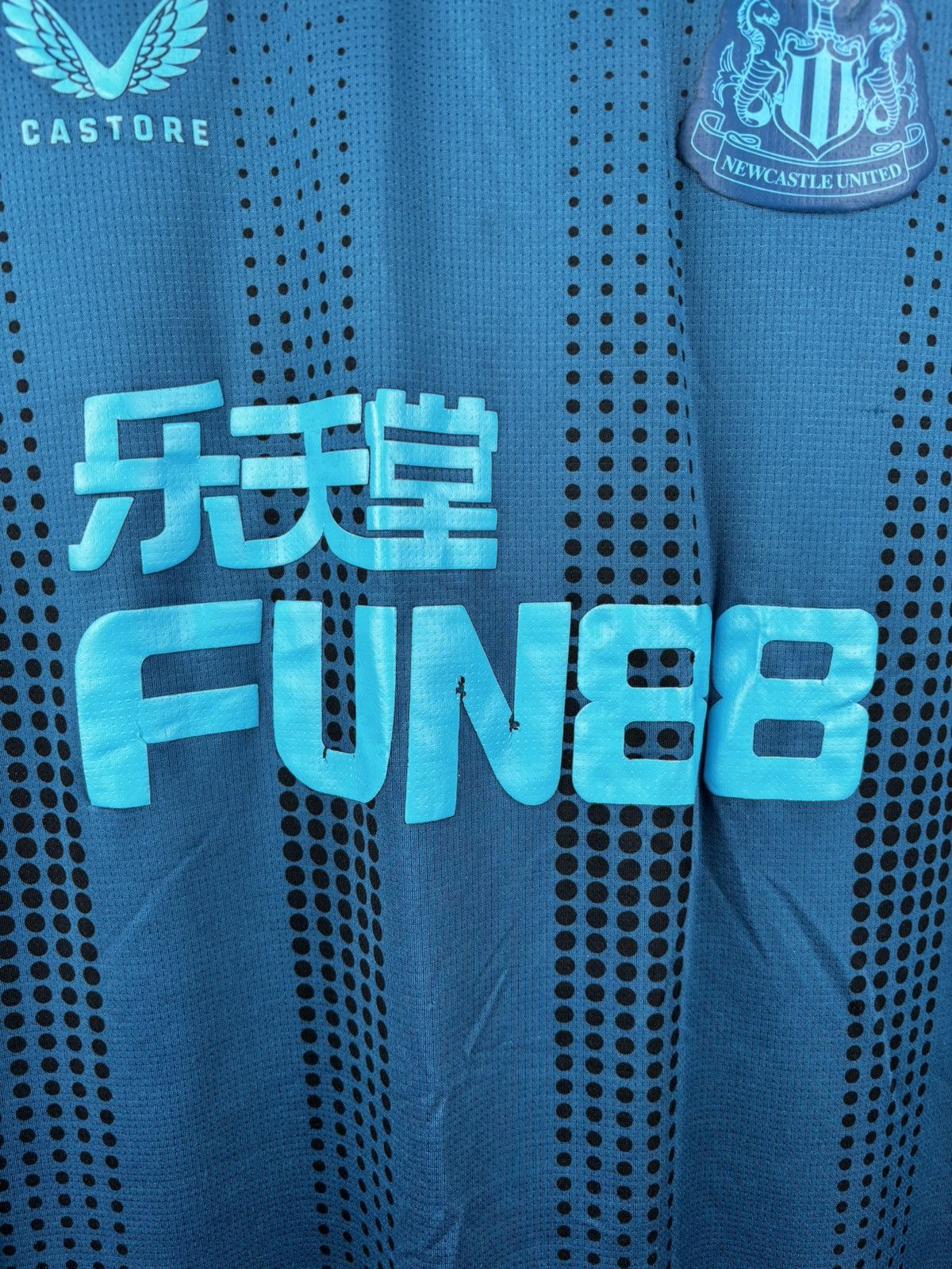 Other NEWCASTLE UNITED FC 2022-23 PRE MATCH JERSEY SOCCER SIZE XL Size US XL / EU 56 / 4 - 3 Thumbnail