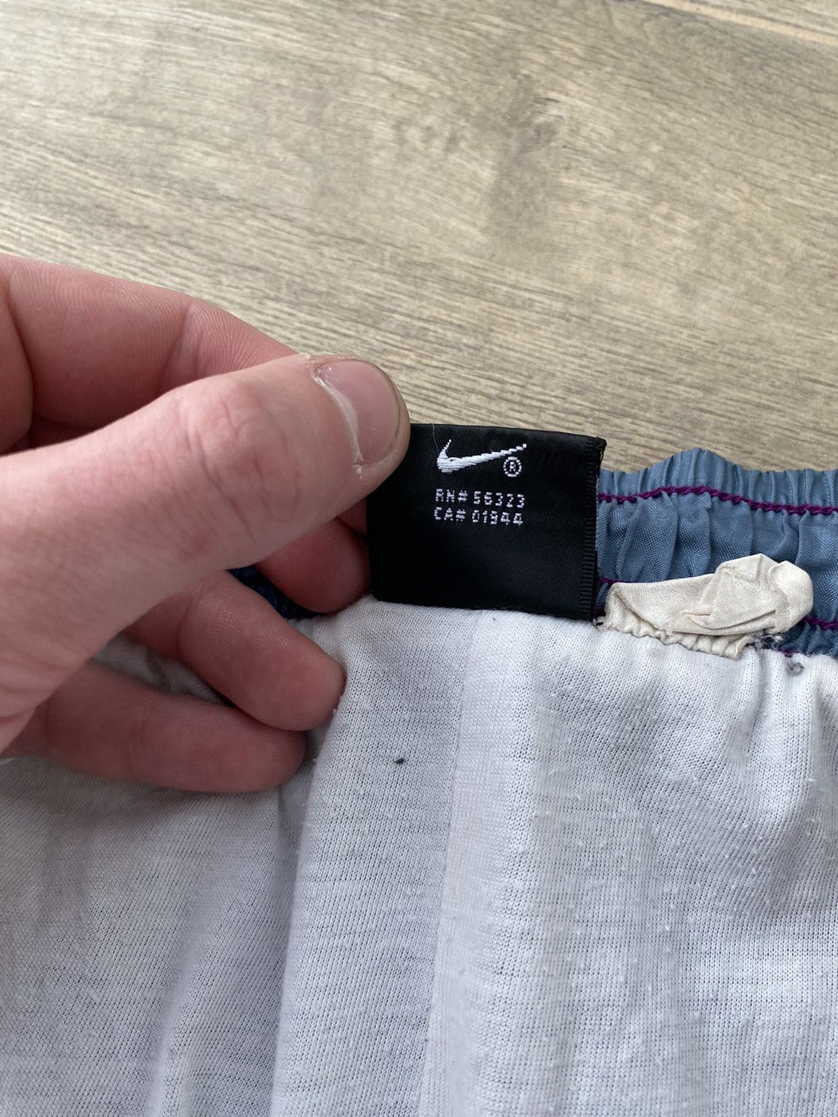 Nike 90’ Vintage Nike Nylon Sweatpants Size US 36 / EU 52 - 10 Thumbnail