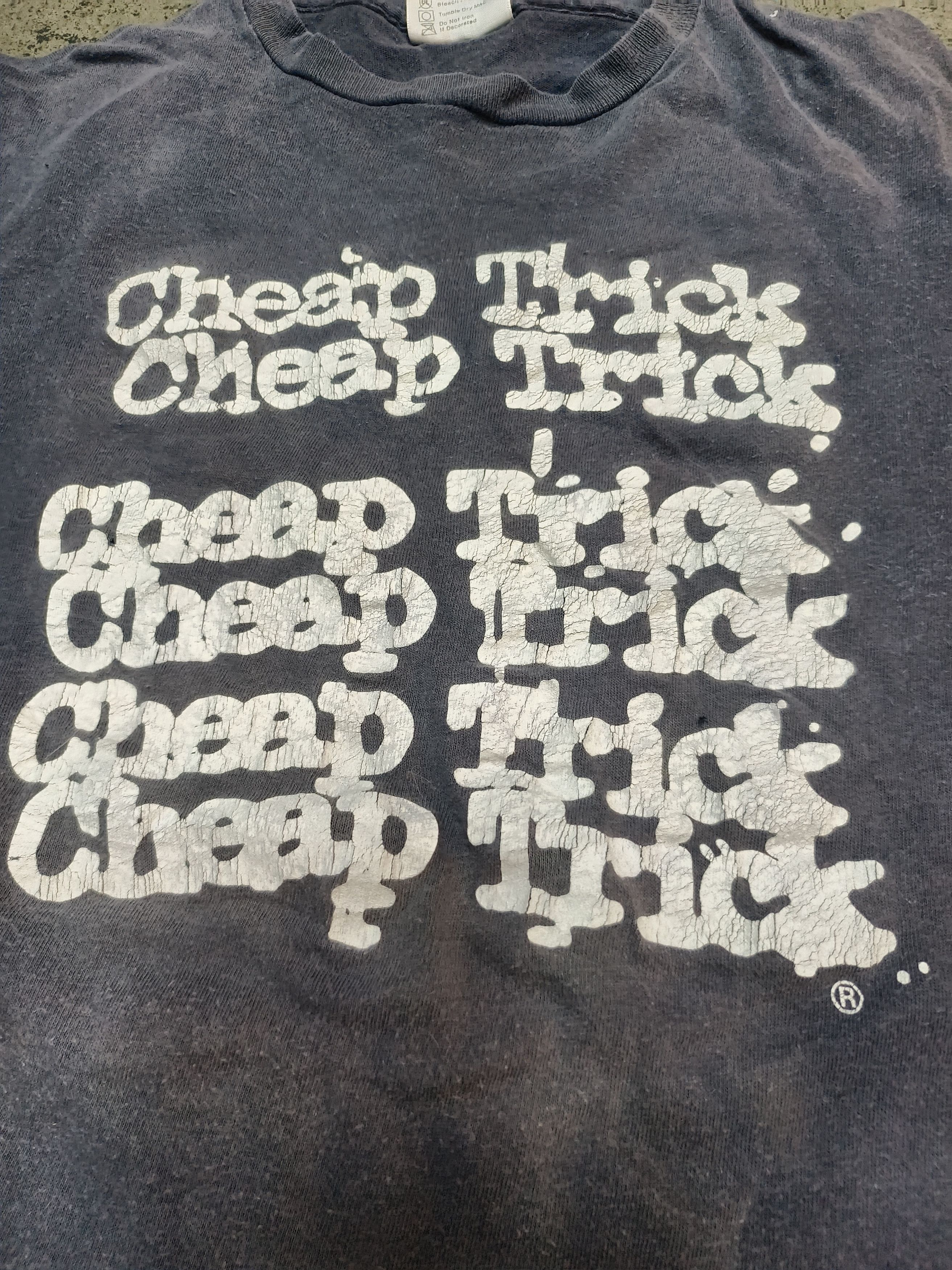 Band Tees Vtg Distressed faded alter cheap trick rock band Size US L / EU 52-54 / 3 - 3 Thumbnail